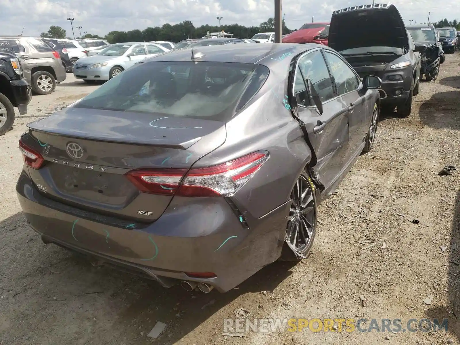 4 Photograph of a damaged car 4T1K61AK3LU899166 TOYOTA CAMRY 2020