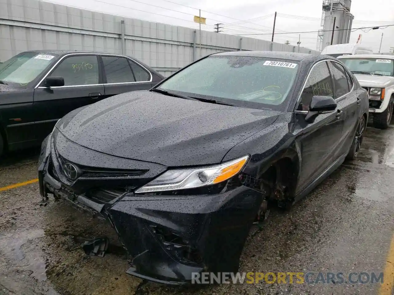 2 Photograph of a damaged car 4T1K61AK3LU928746 TOYOTA CAMRY 2020