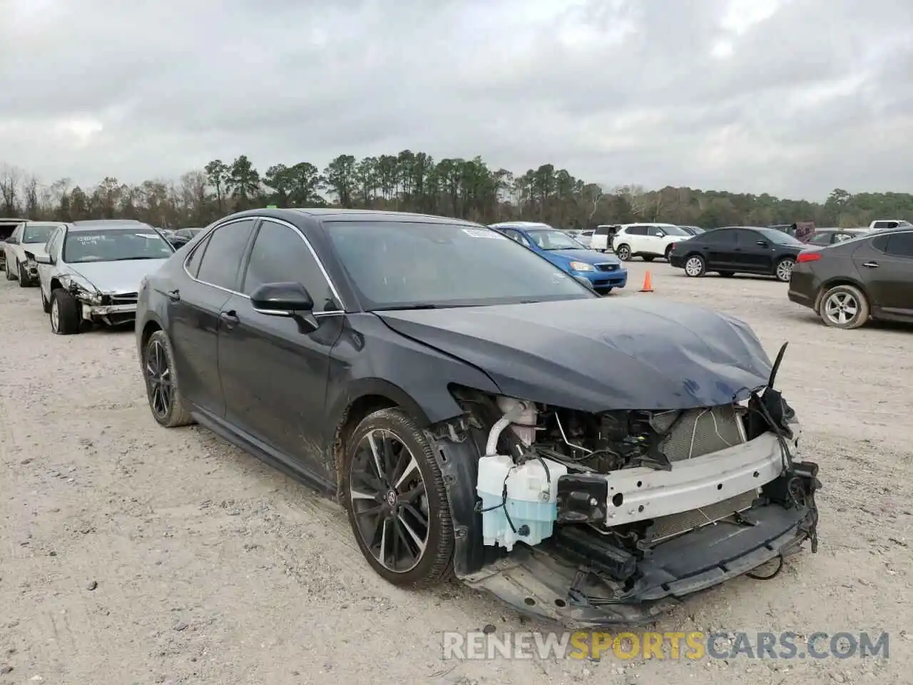 1 Photograph of a damaged car 4T1K61AK3LU930240 TOYOTA CAMRY 2020