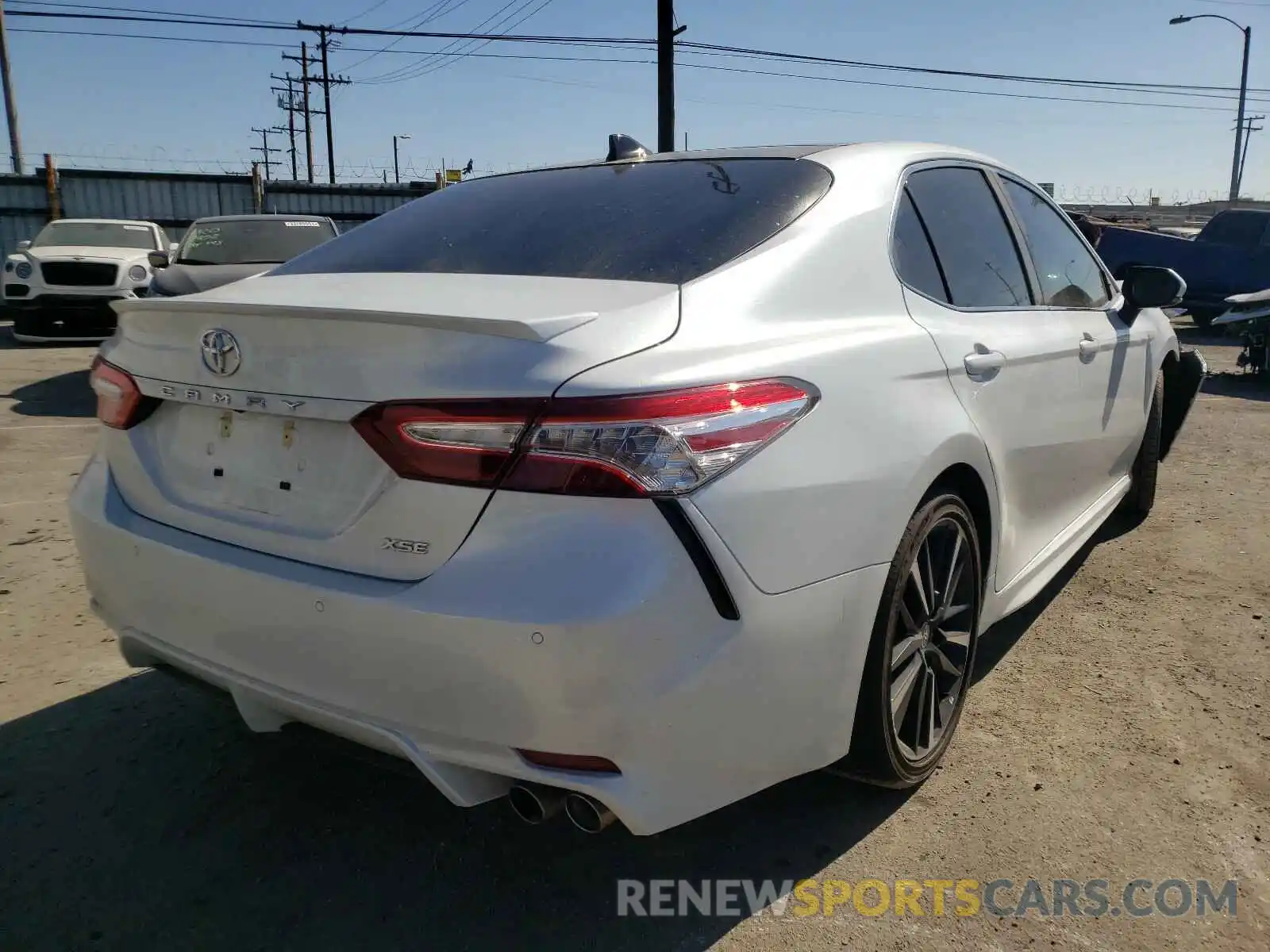 4 Photograph of a damaged car 4T1K61AK3LU972715 TOYOTA CAMRY 2020