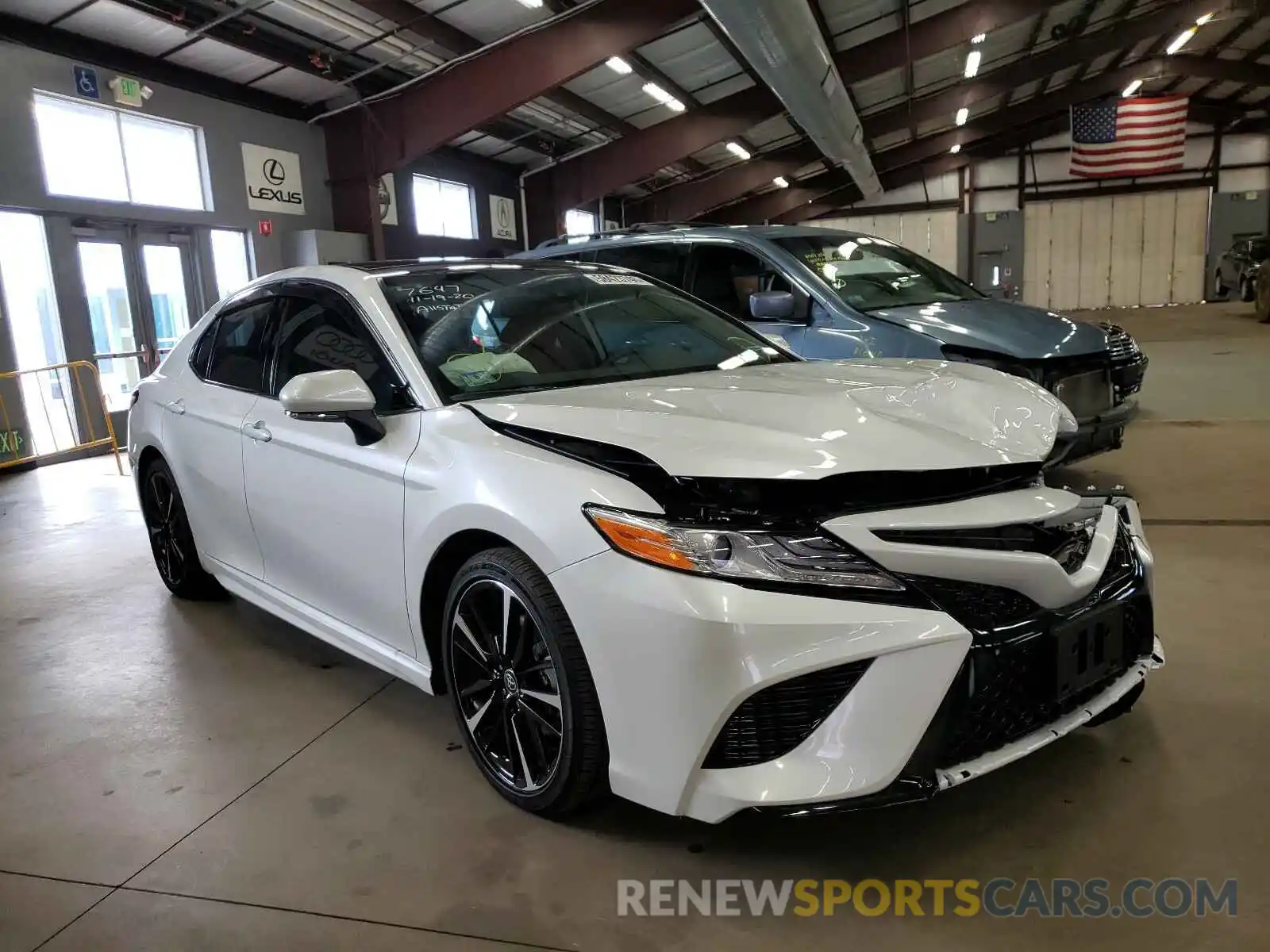 1 Photograph of a damaged car 4T1K61AK3LU985030 TOYOTA CAMRY 2020