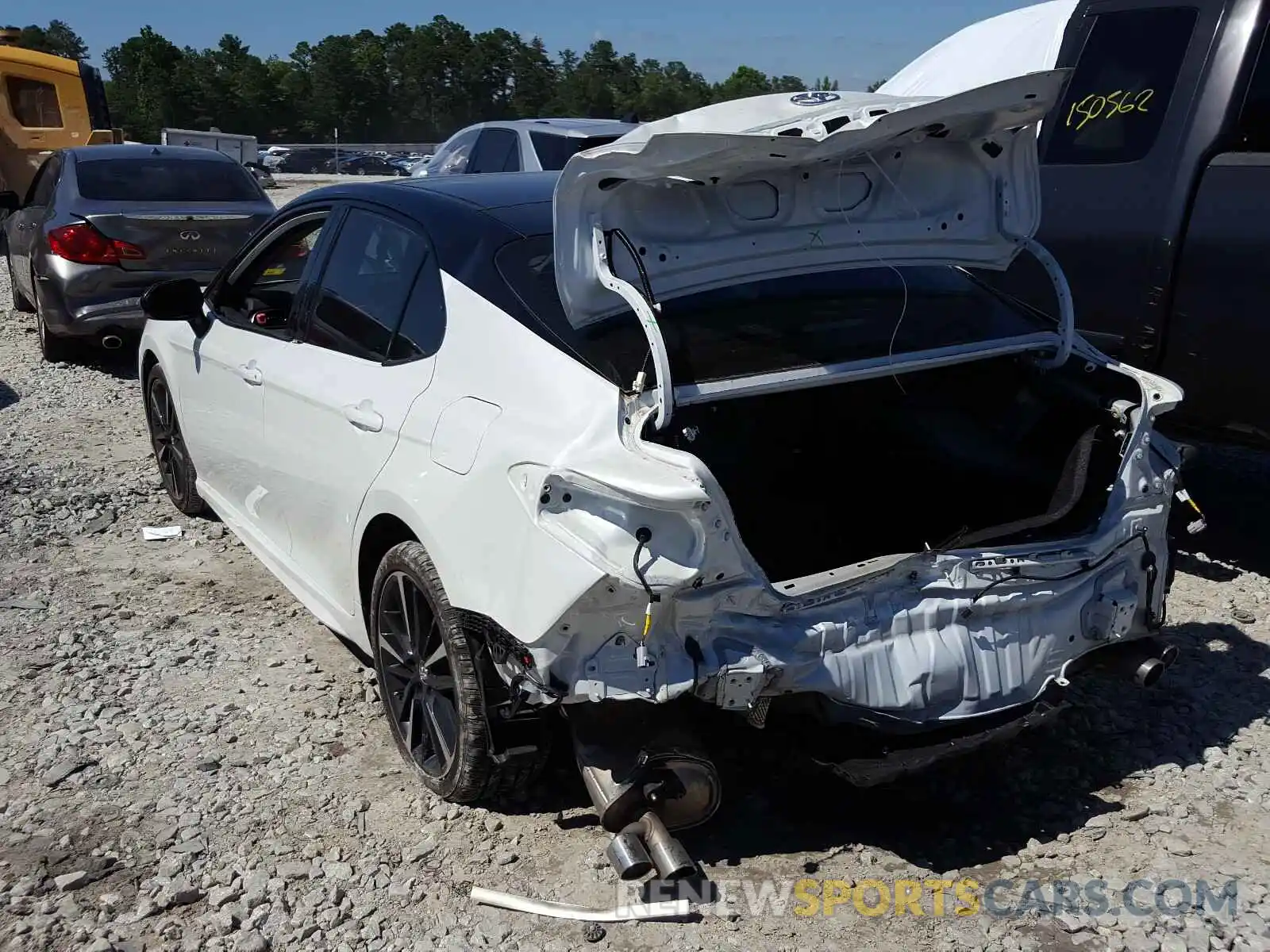 3 Photograph of a damaged car 4T1K61AK4LU304938 TOYOTA CAMRY 2020