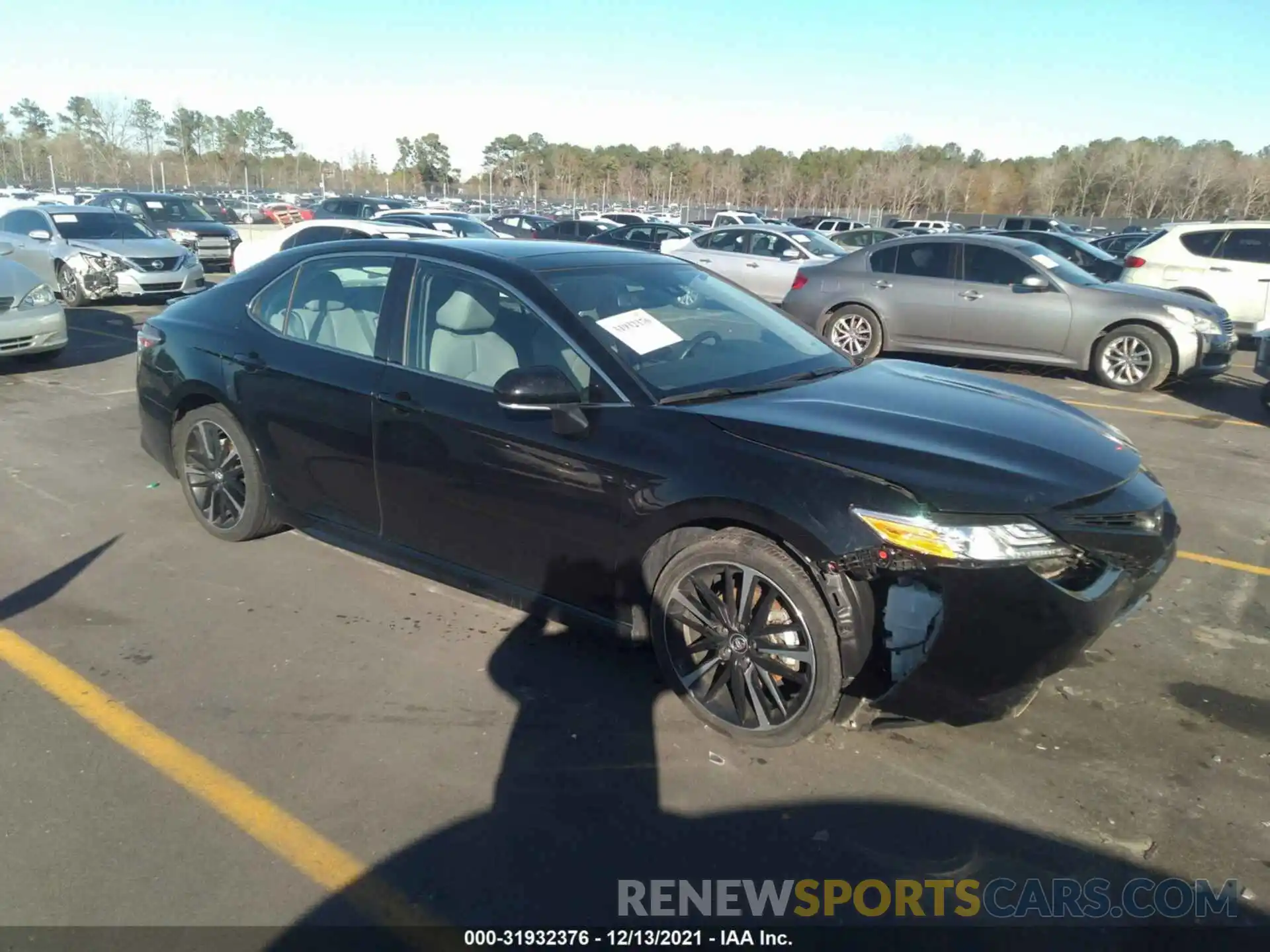 1 Photograph of a damaged car 4T1K61AK4LU314188 TOYOTA CAMRY 2020