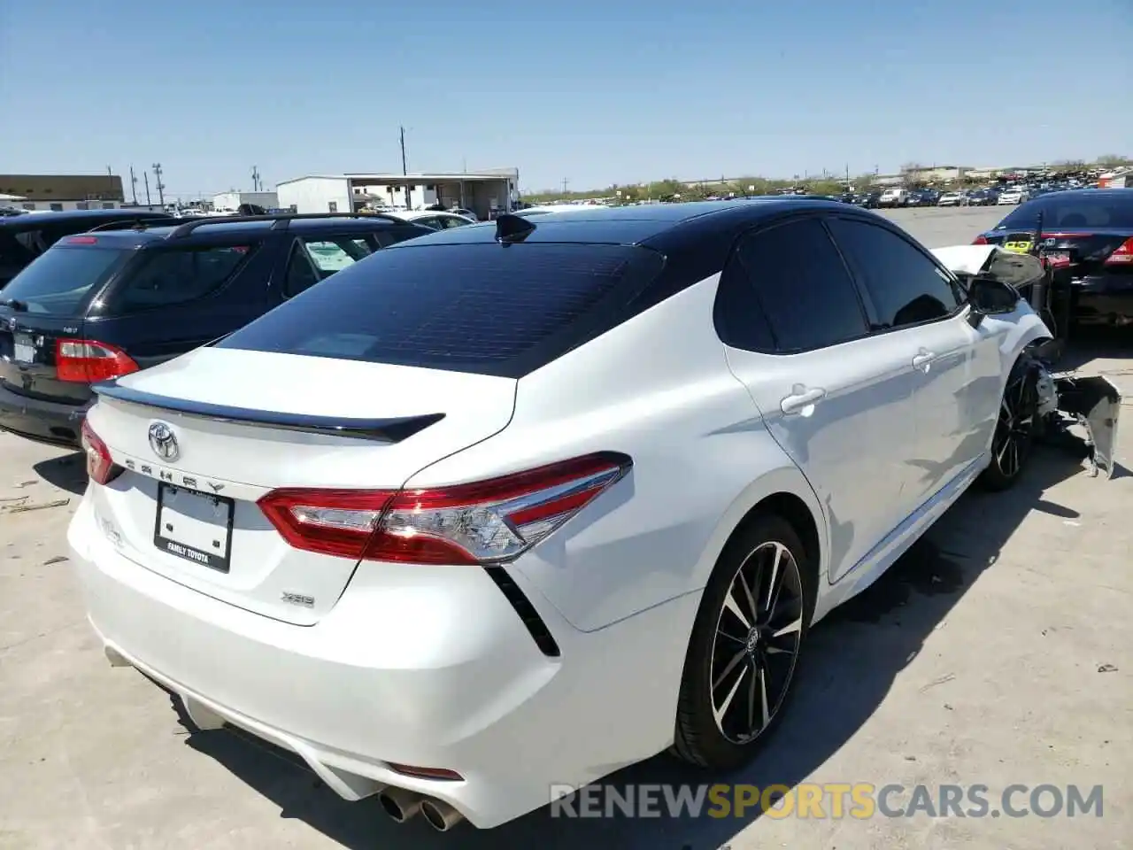 4 Photograph of a damaged car 4T1K61AK4LU316555 TOYOTA CAMRY 2020