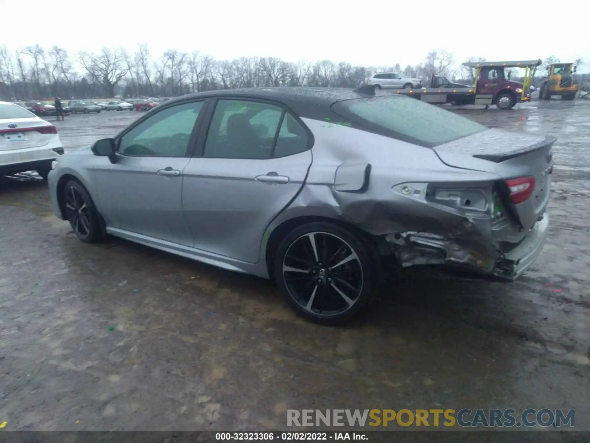 3 Photograph of a damaged car 4T1K61AK4LU322162 TOYOTA CAMRY 2020