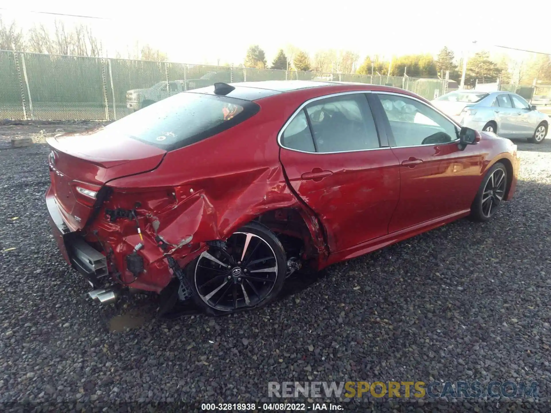 4 Photograph of a damaged car 4T1K61AK4LU325112 TOYOTA CAMRY 2020