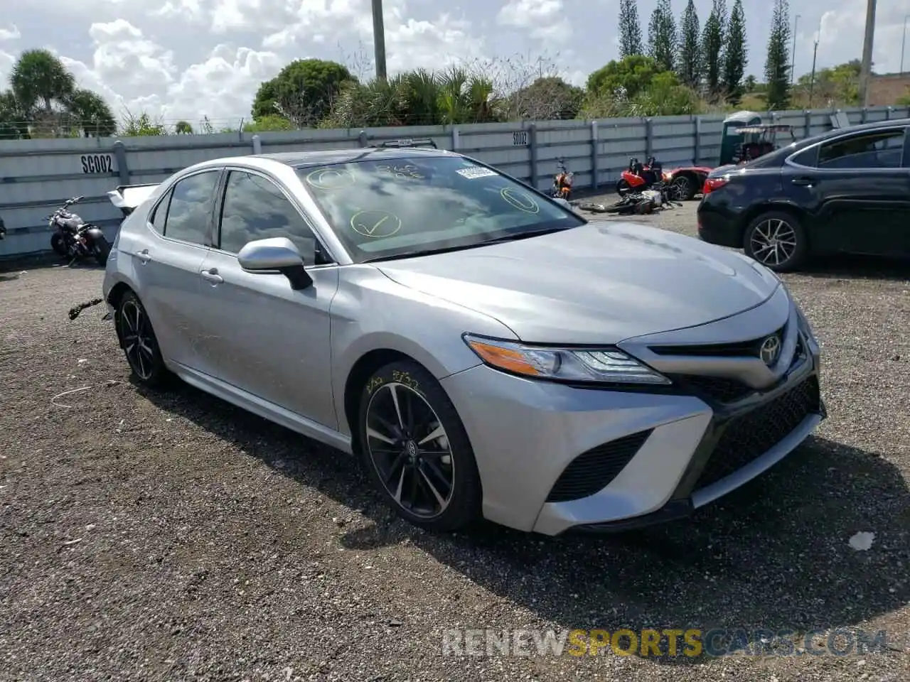 1 Photograph of a damaged car 4T1K61AK4LU326910 TOYOTA CAMRY 2020