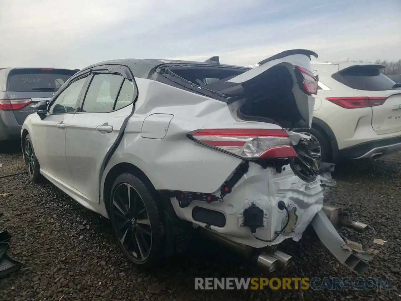 3 Photograph of a damaged car 4T1K61AK4LU345327 TOYOTA CAMRY 2020