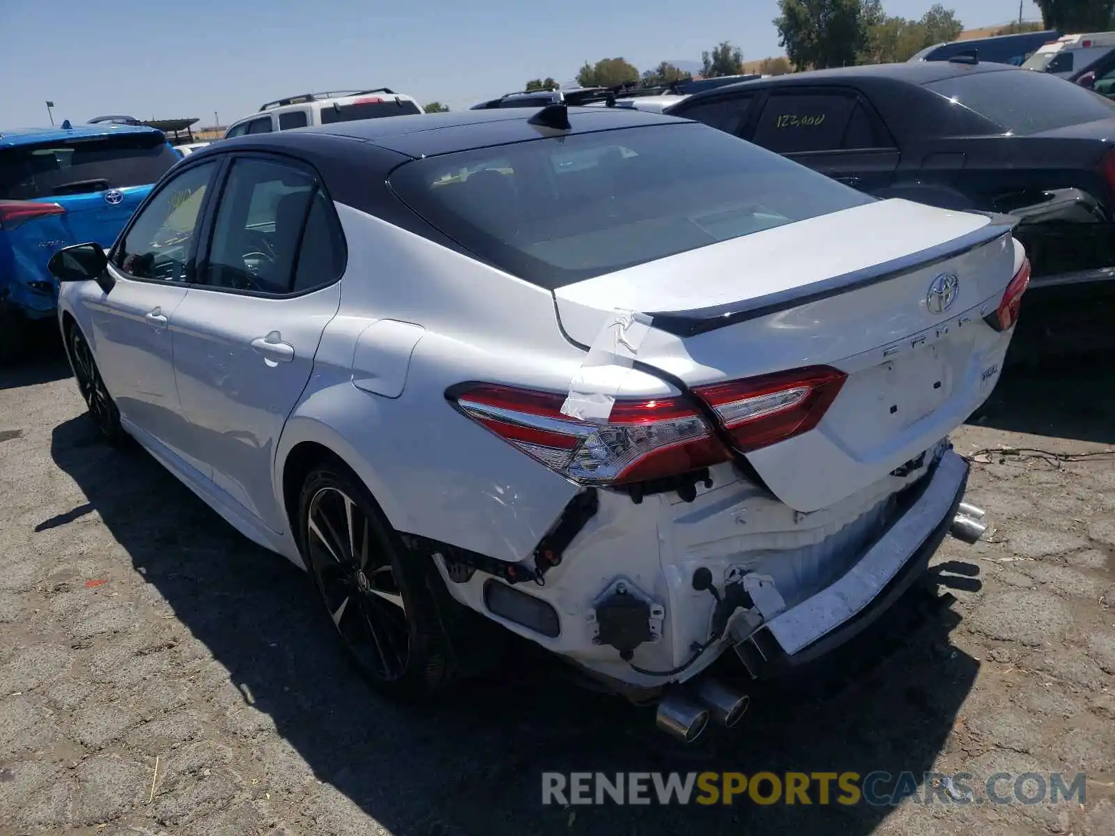 3 Photograph of a damaged car 4T1K61AK4LU360779 TOYOTA CAMRY 2020