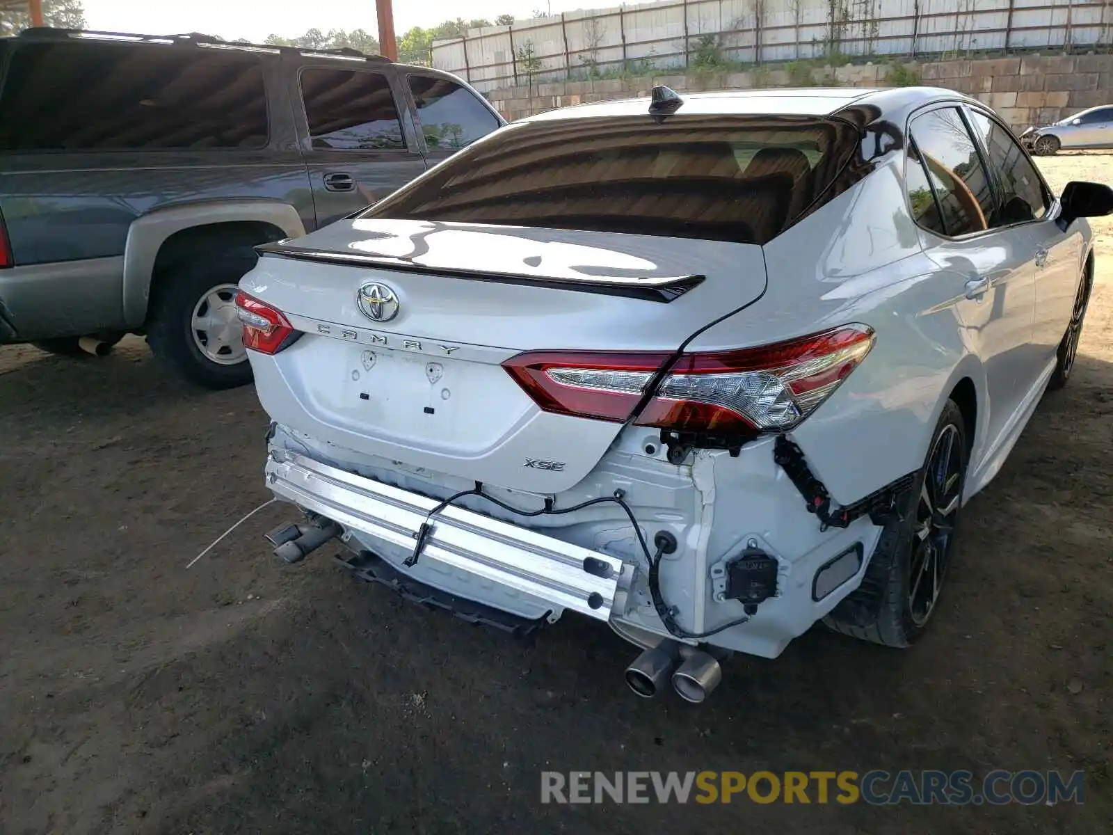 9 Photograph of a damaged car 4T1K61AK4LU362354 TOYOTA CAMRY 2020