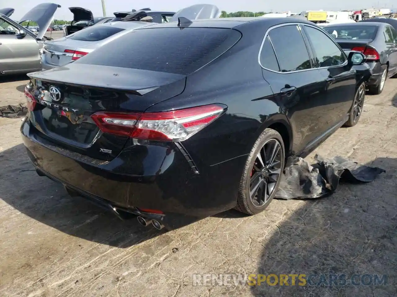 4 Photograph of a damaged car 4T1K61AK4LU366565 TOYOTA CAMRY 2020