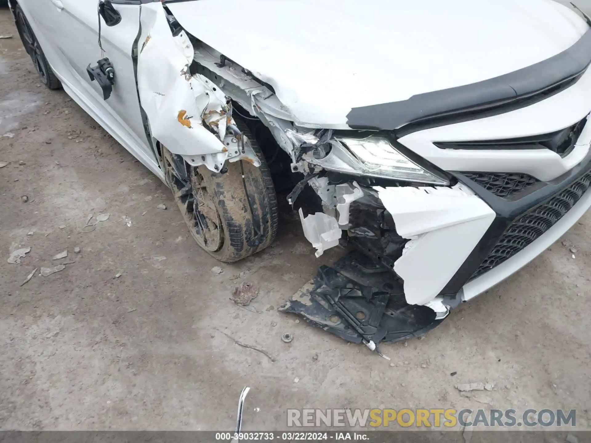 6 Photograph of a damaged car 4T1K61AK4LU379686 TOYOTA CAMRY 2020