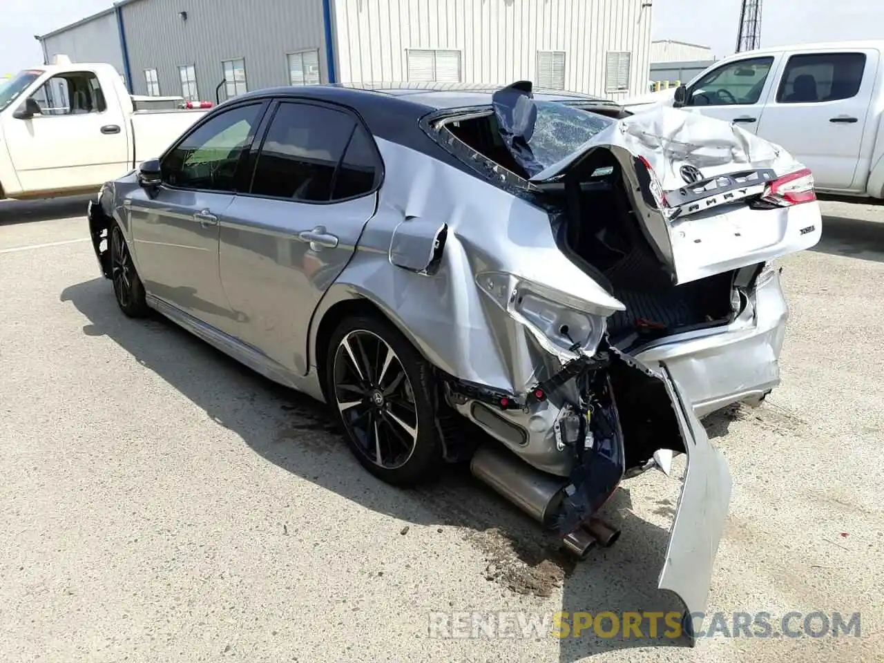 3 Photograph of a damaged car 4T1K61AK4LU381244 TOYOTA CAMRY 2020