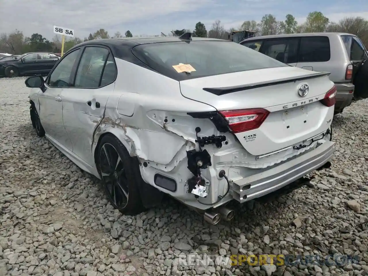 3 Photograph of a damaged car 4T1K61AK4LU381440 TOYOTA CAMRY 2020