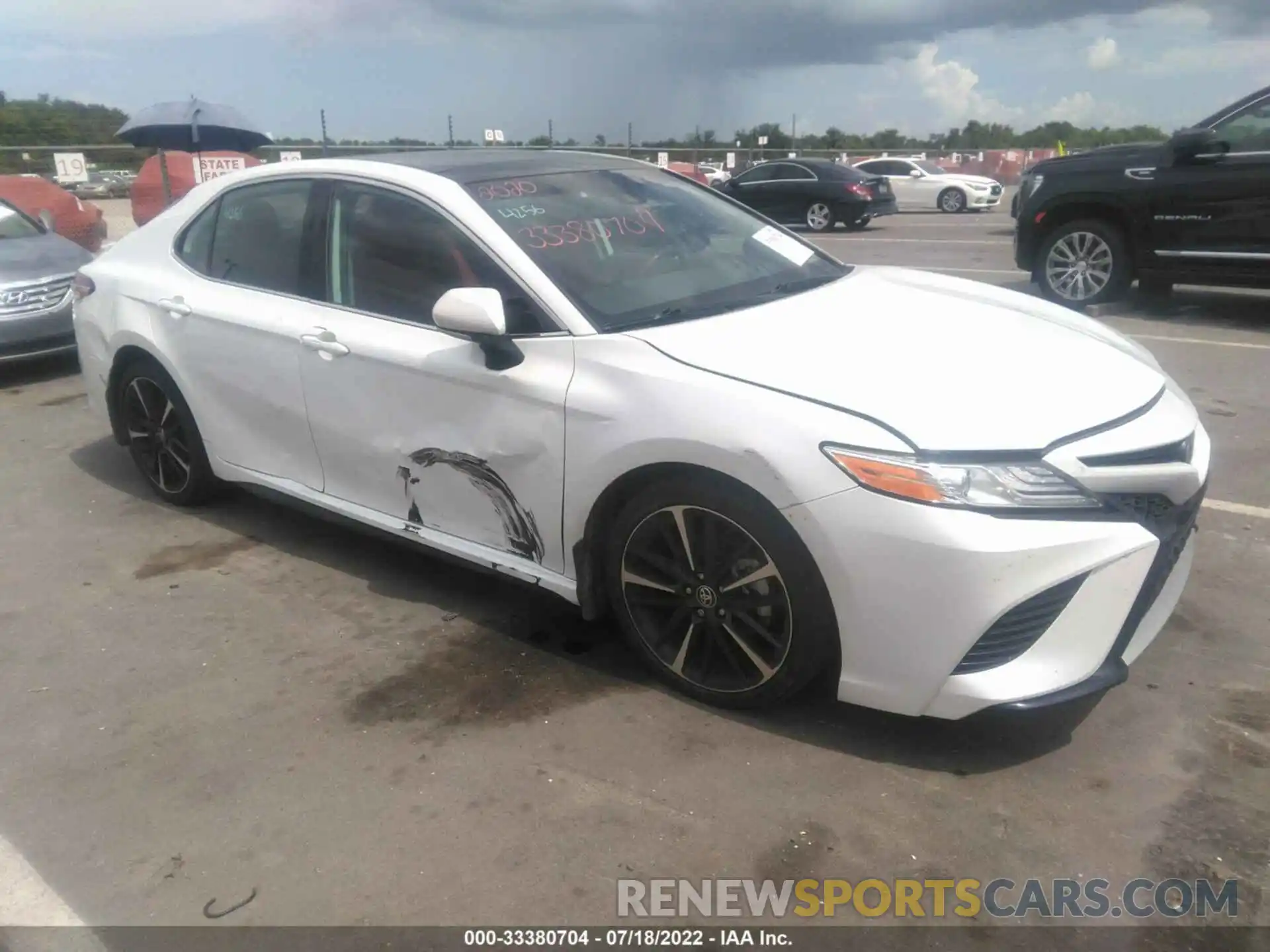 1 Photograph of a damaged car 4T1K61AK4LU382300 TOYOTA CAMRY 2020