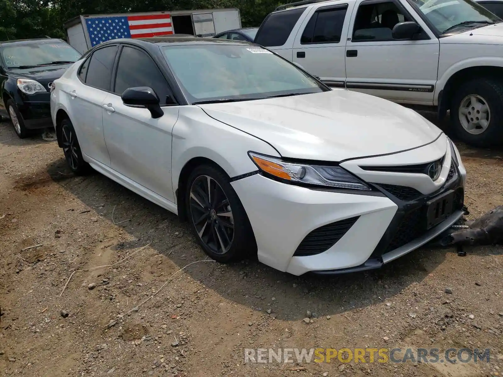 1 Photograph of a damaged car 4T1K61AK4LU390557 TOYOTA CAMRY 2020