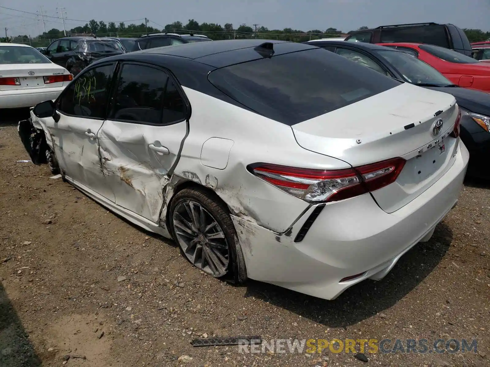 3 Photograph of a damaged car 4T1K61AK4LU390557 TOYOTA CAMRY 2020