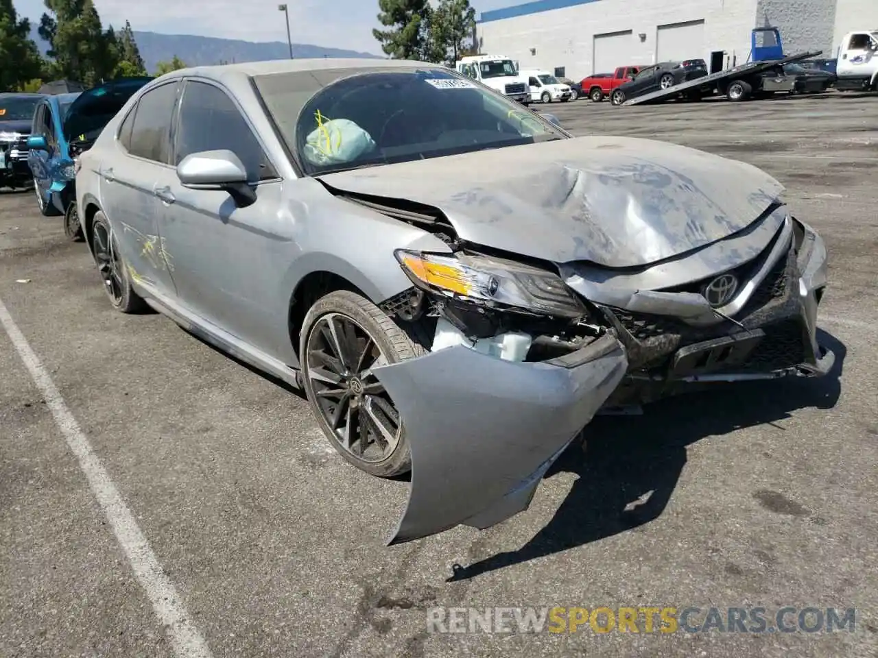 1 Photograph of a damaged car 4T1K61AK4LU392082 TOYOTA CAMRY 2020