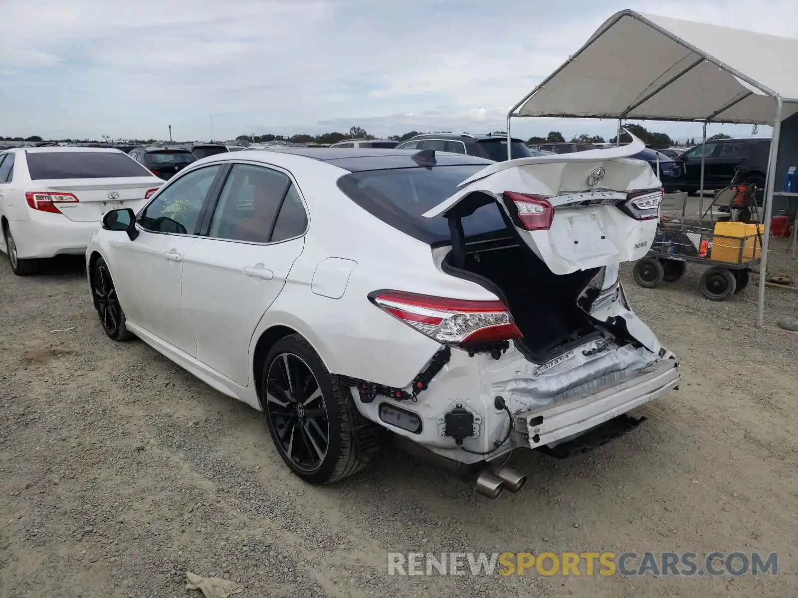 3 Photograph of a damaged car 4T1K61AK4LU393748 TOYOTA CAMRY 2020