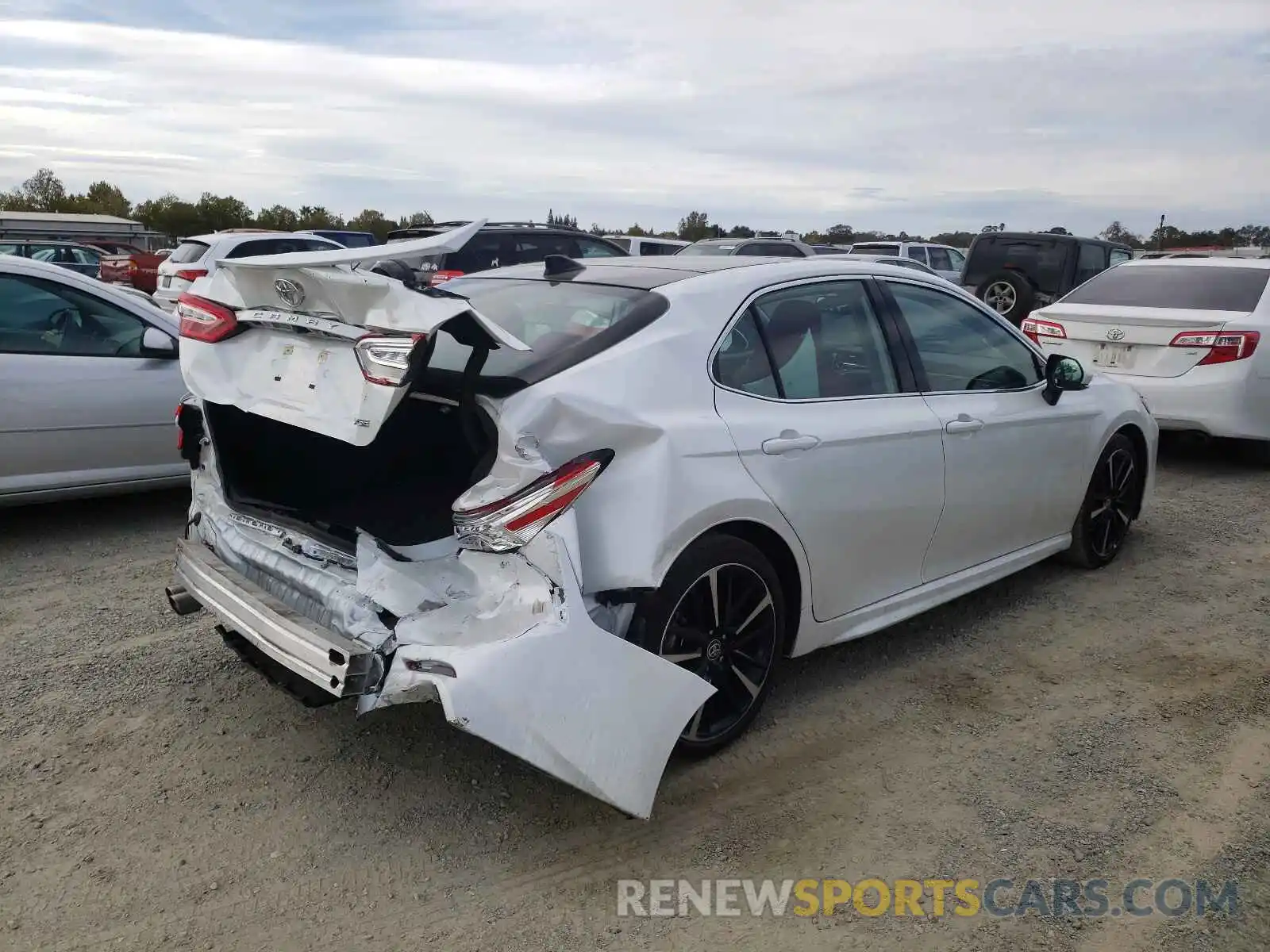 4 Photograph of a damaged car 4T1K61AK4LU393748 TOYOTA CAMRY 2020