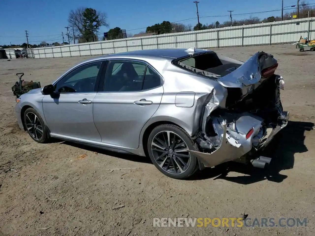 2 Photograph of a damaged car 4T1K61AK4LU505738 TOYOTA CAMRY 2020