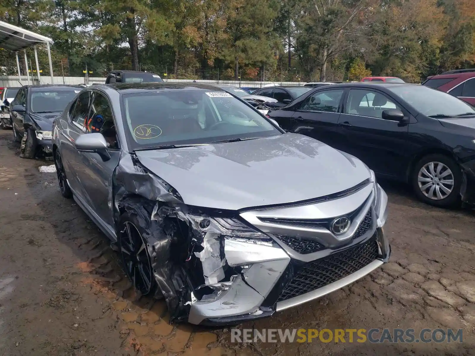 1 Photograph of a damaged car 4T1K61AK4LU508140 TOYOTA CAMRY 2020