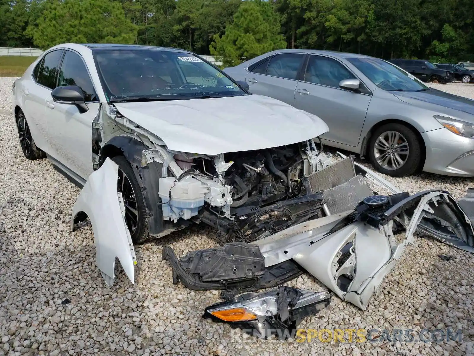 1 Photograph of a damaged car 4T1K61AK4LU875586 TOYOTA CAMRY 2020