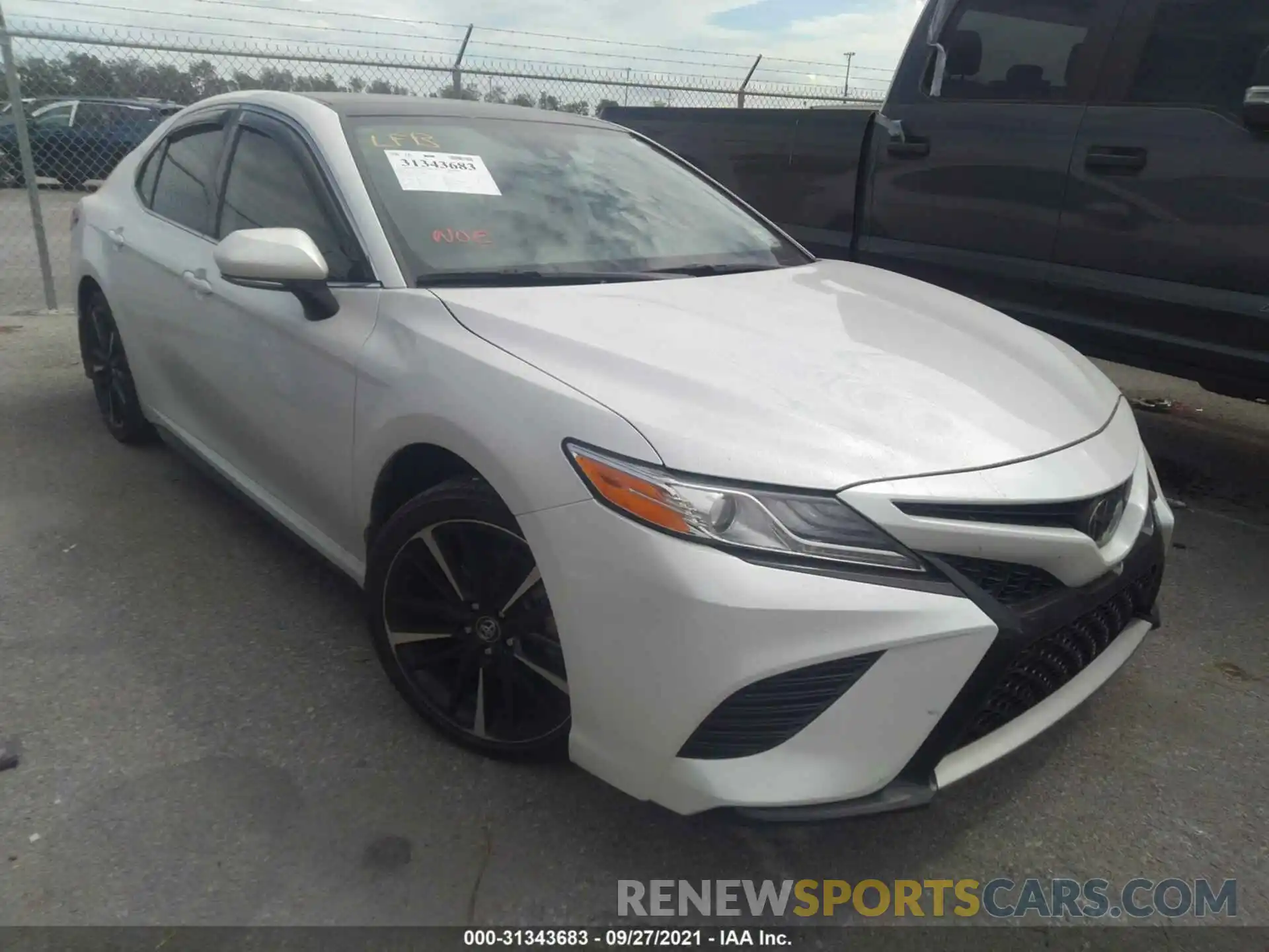 1 Photograph of a damaged car 4T1K61AK4LU888001 TOYOTA CAMRY 2020