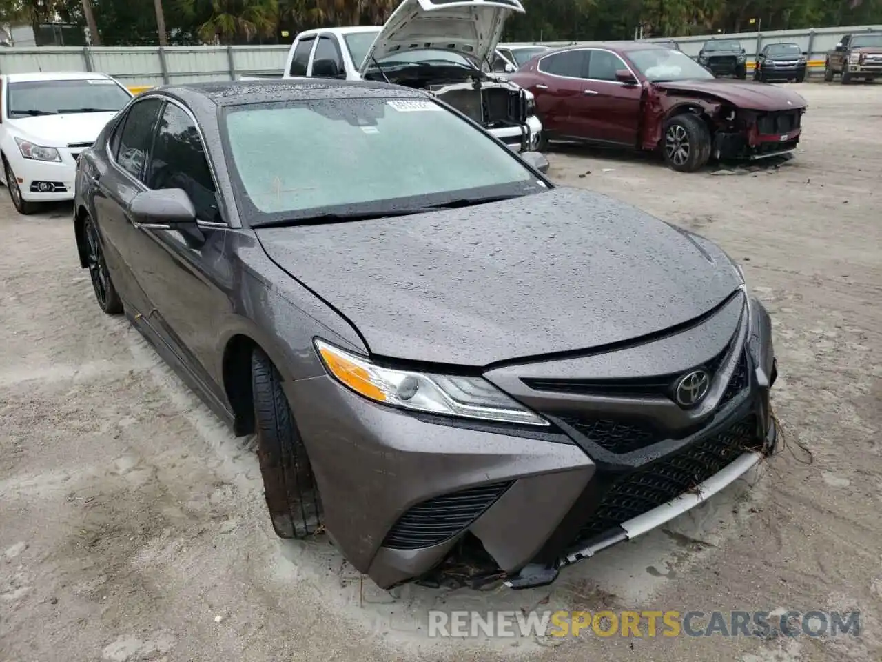 1 Photograph of a damaged car 4T1K61AK4LU910143 TOYOTA CAMRY 2020