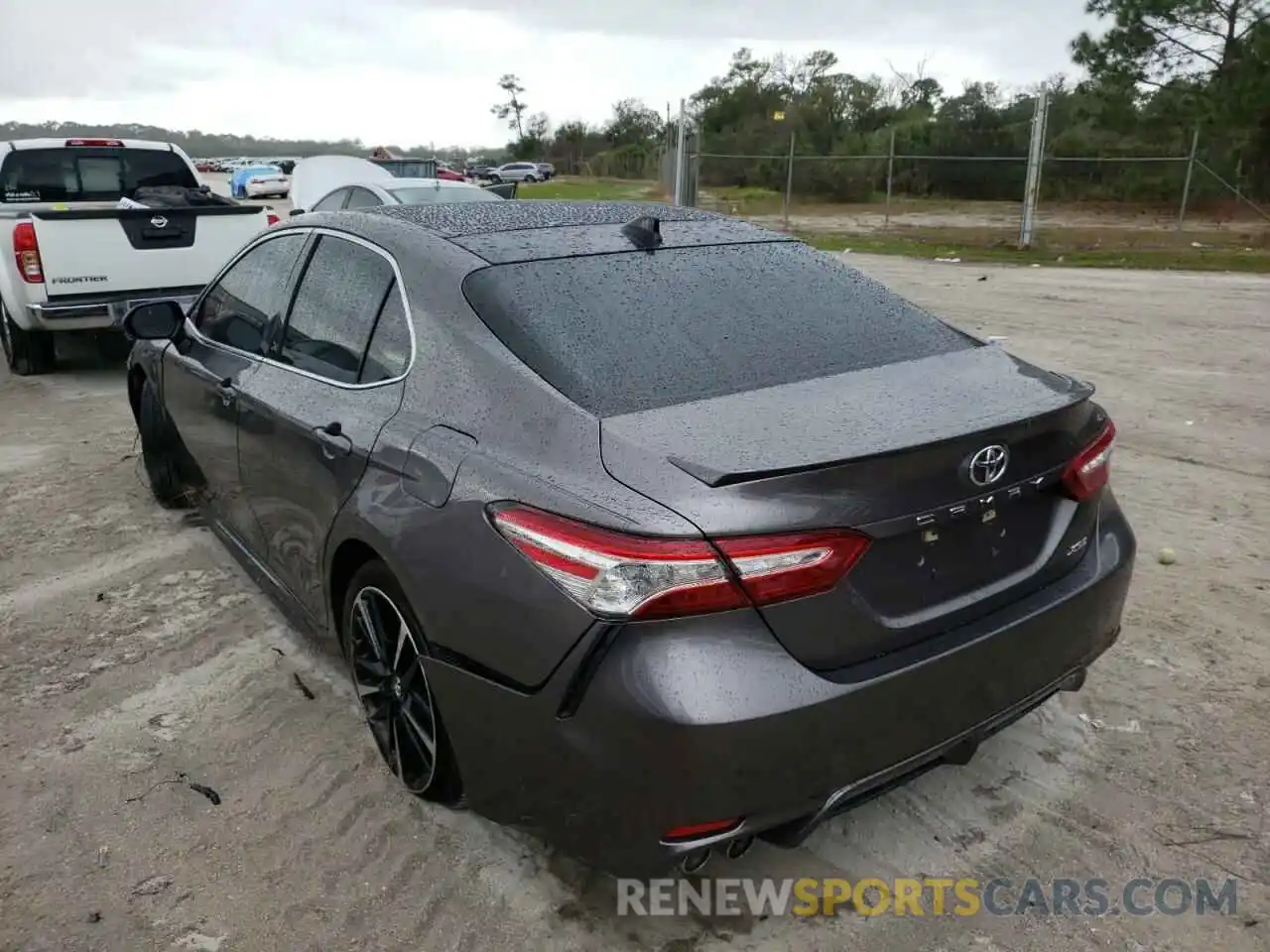 3 Photograph of a damaged car 4T1K61AK4LU910143 TOYOTA CAMRY 2020