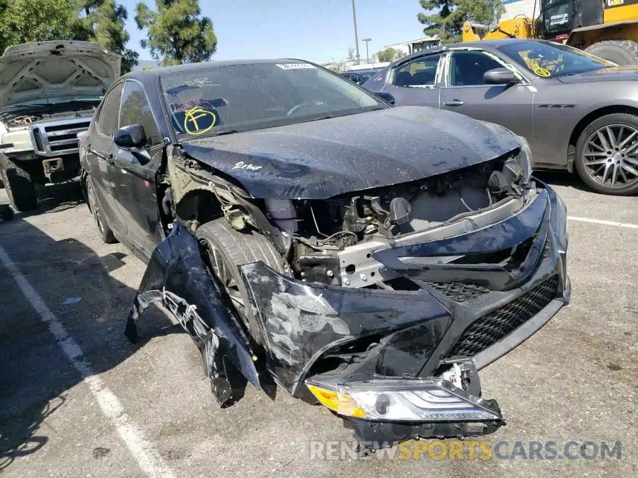 1 Photograph of a damaged car 4T1K61AK4LU910417 TOYOTA CAMRY 2020