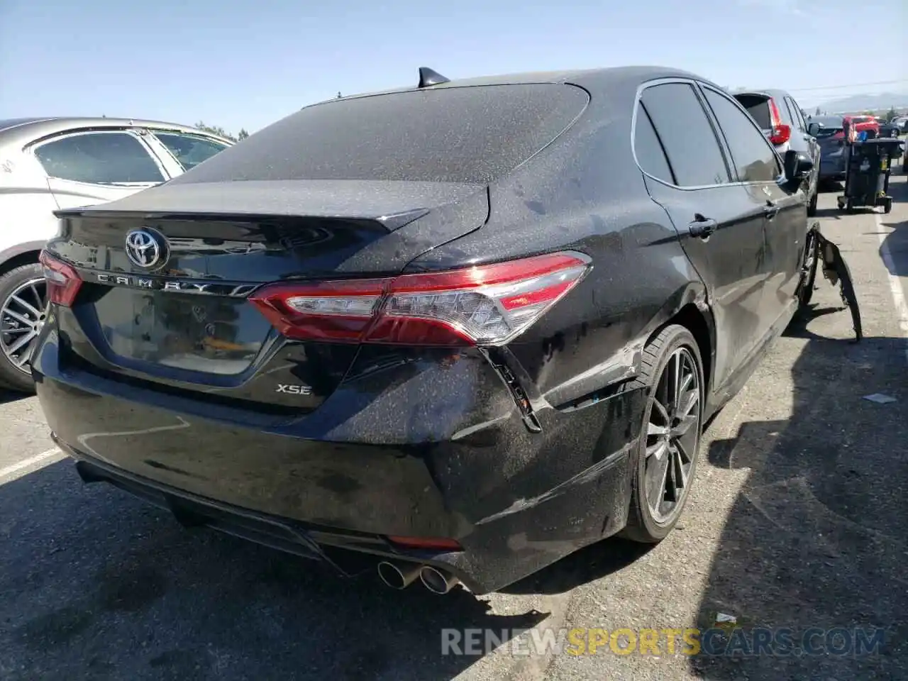 4 Photograph of a damaged car 4T1K61AK4LU910417 TOYOTA CAMRY 2020