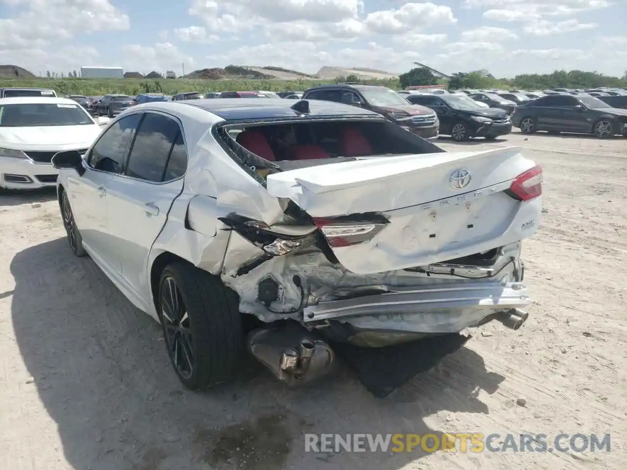 3 Photograph of a damaged car 4T1K61AK4LU973372 TOYOTA CAMRY 2020