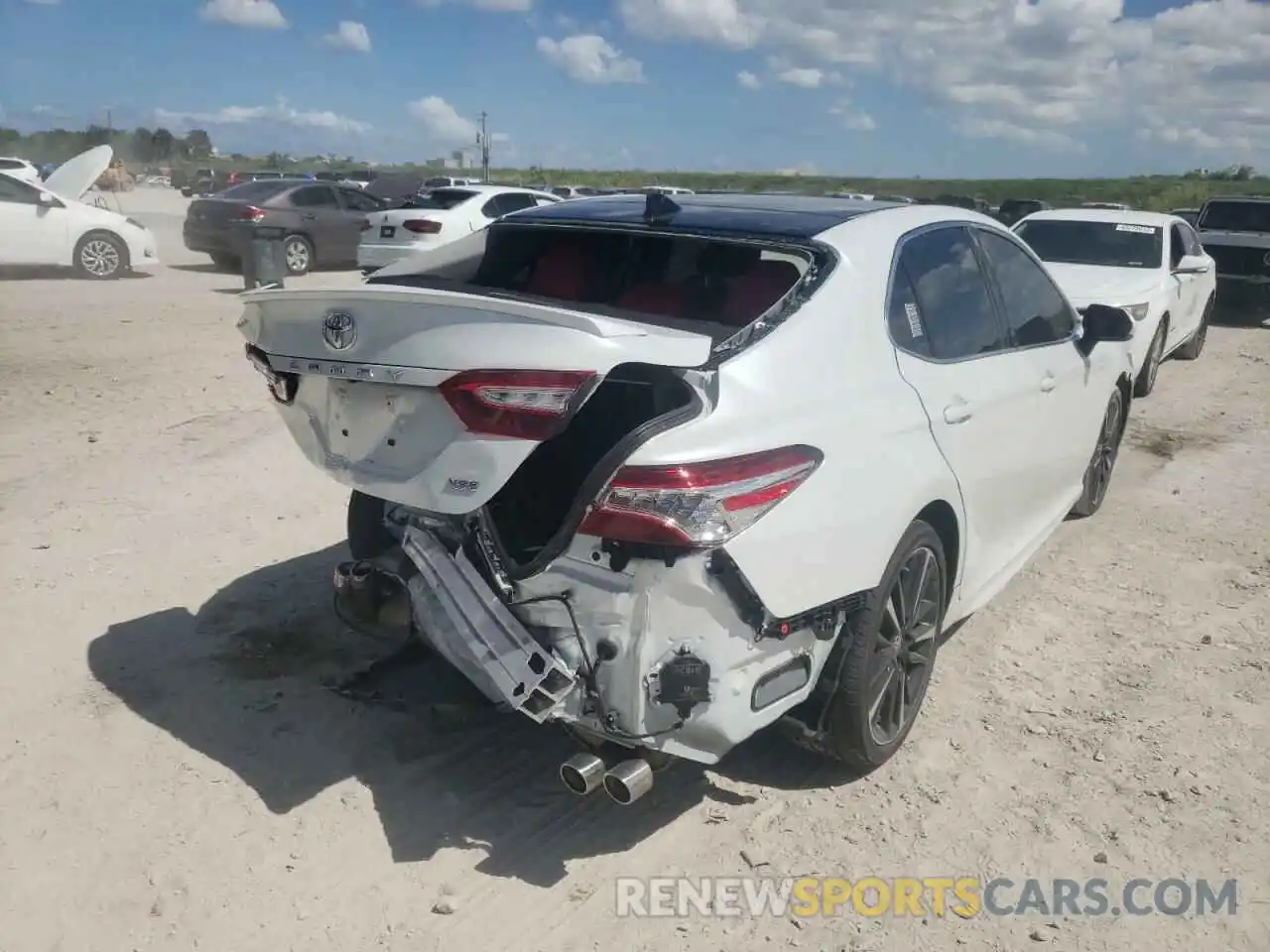 4 Photograph of a damaged car 4T1K61AK4LU973372 TOYOTA CAMRY 2020