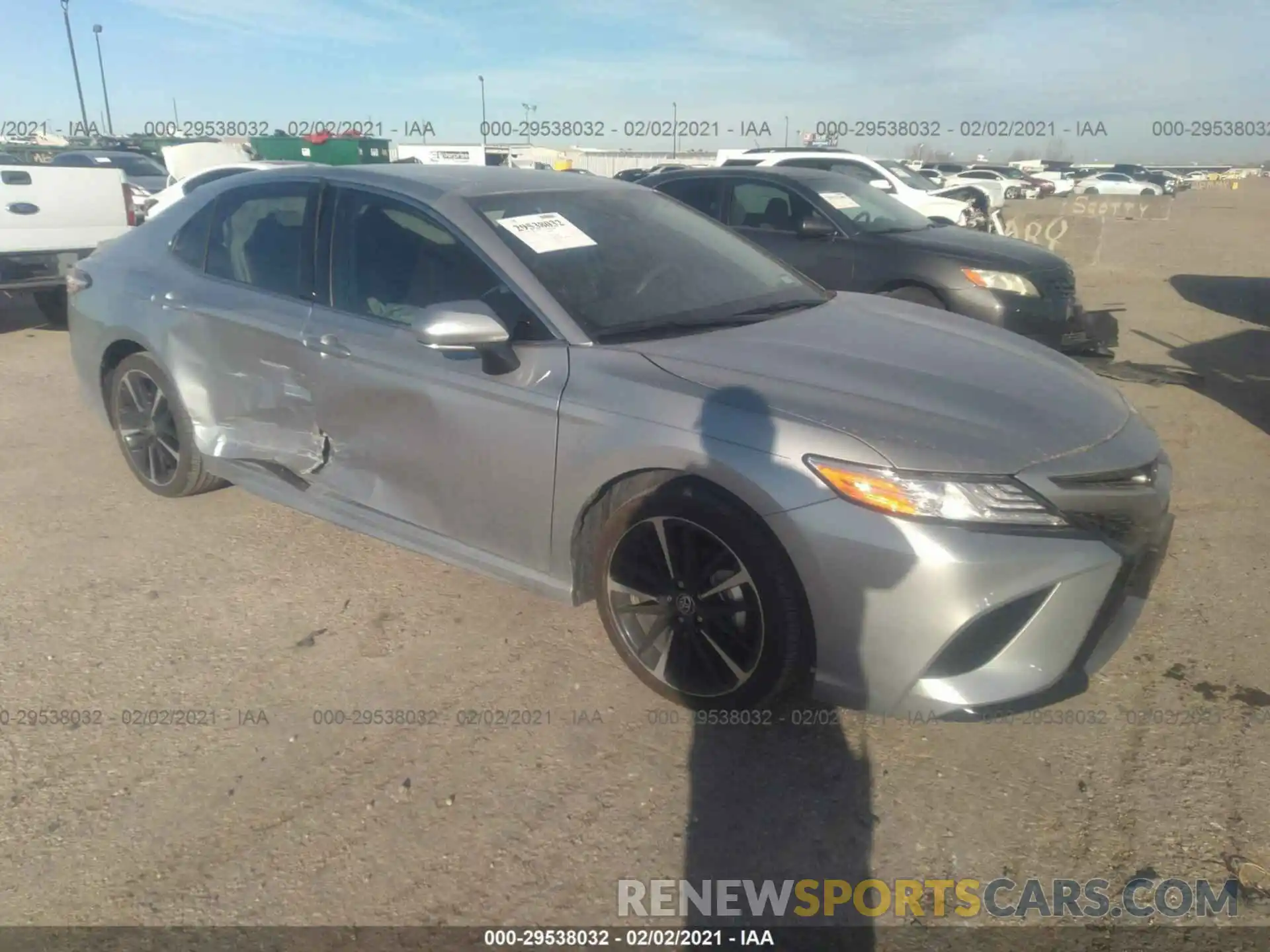 1 Photograph of a damaged car 4T1K61AK4LU995100 TOYOTA CAMRY 2020