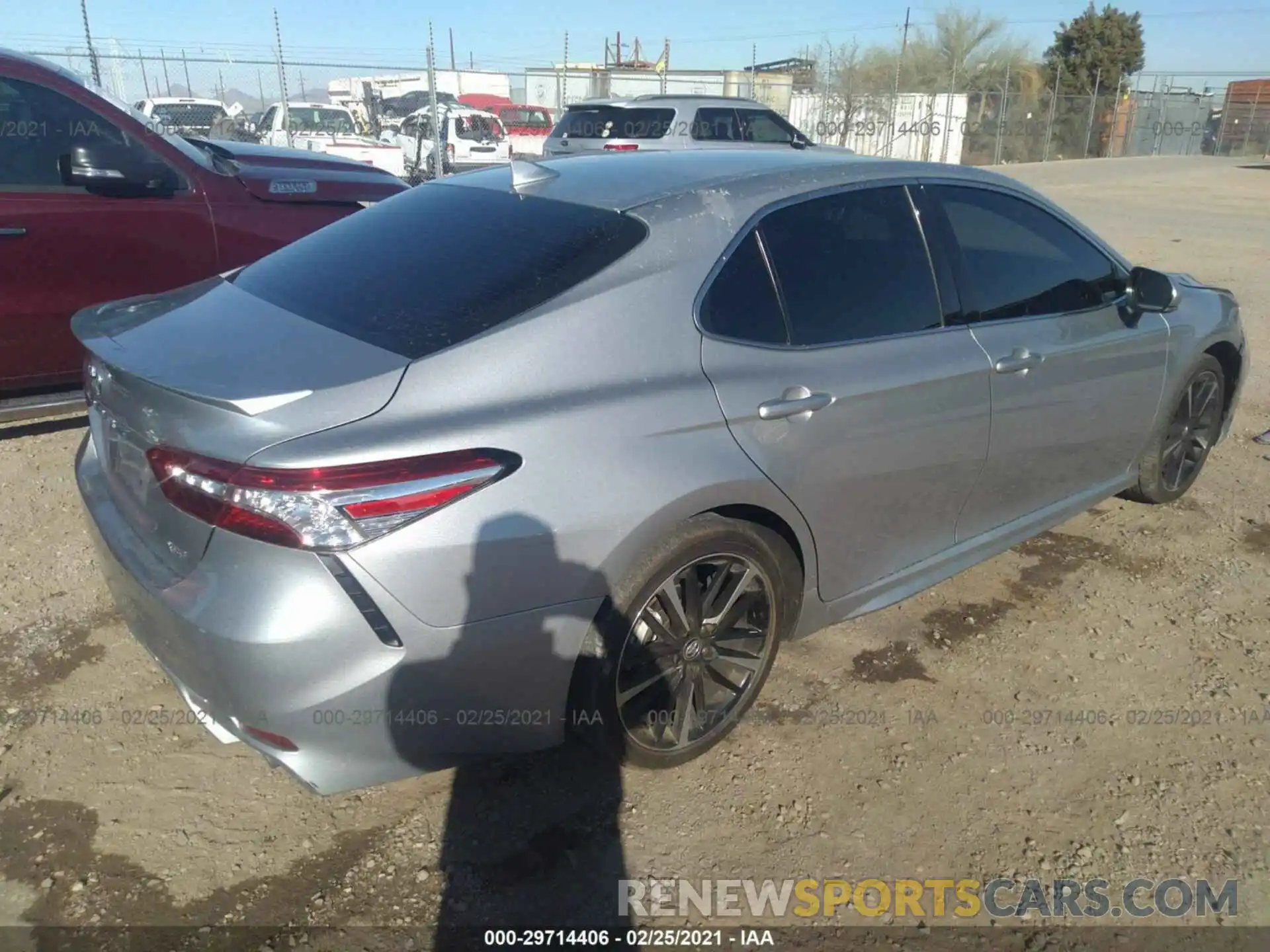 4 Photograph of a damaged car 4T1K61AK5LU305225 TOYOTA CAMRY 2020