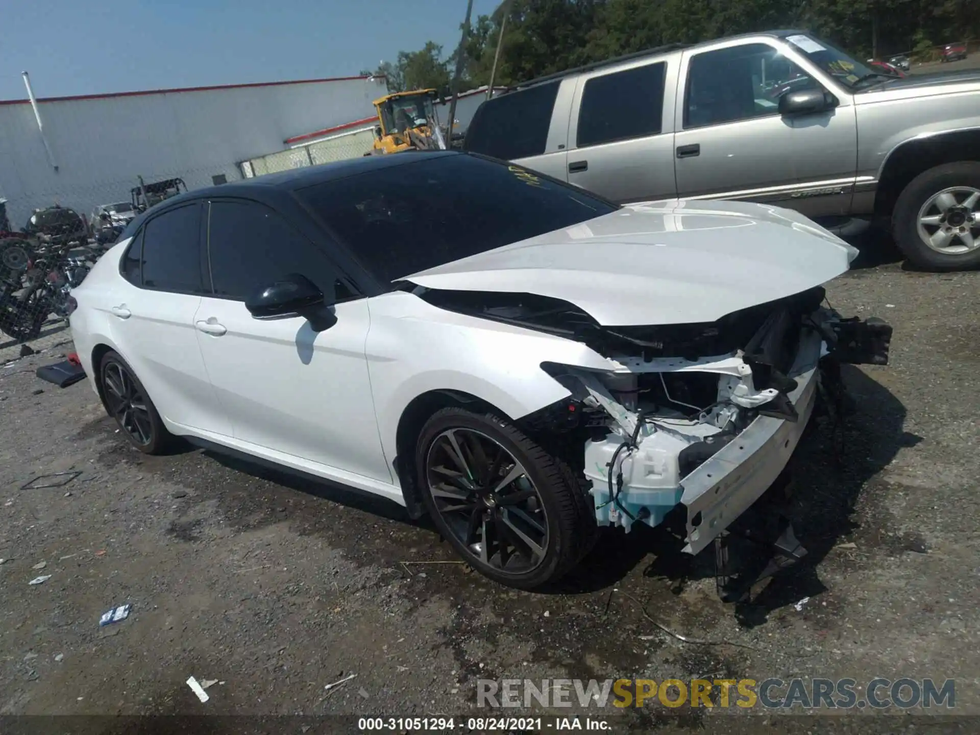 1 Photograph of a damaged car 4T1K61AK5LU306536 TOYOTA CAMRY 2020