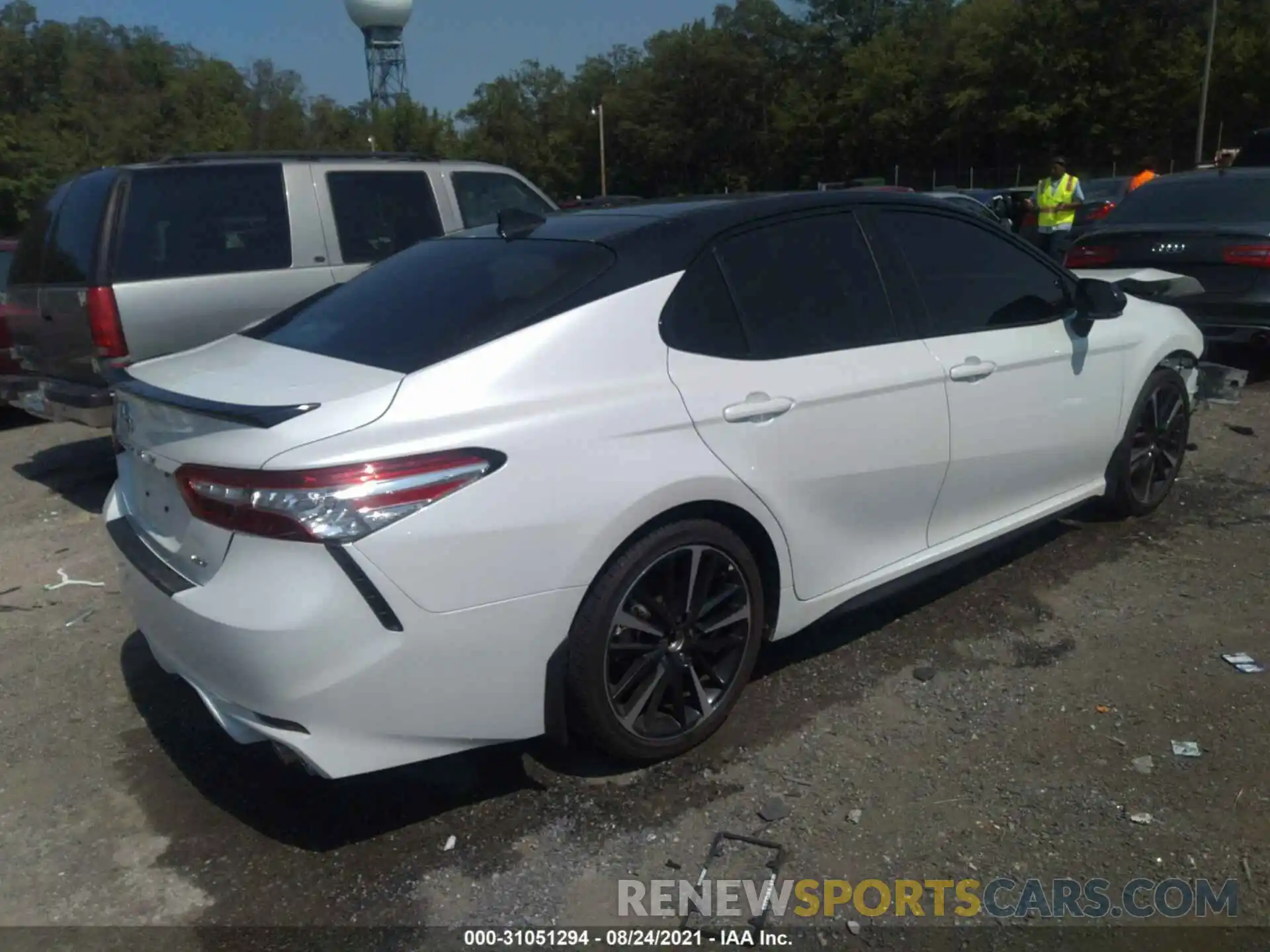 4 Photograph of a damaged car 4T1K61AK5LU306536 TOYOTA CAMRY 2020