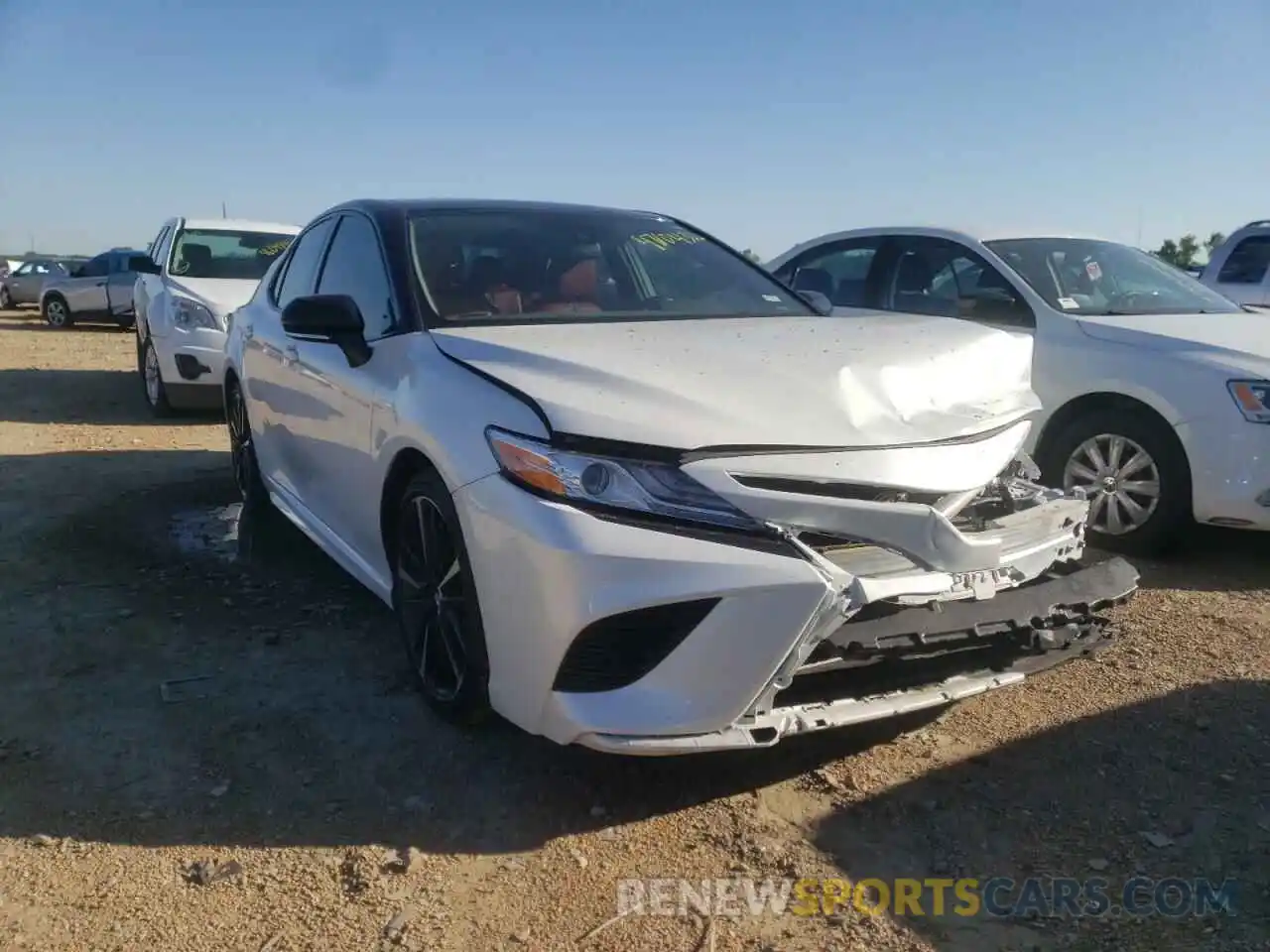 1 Photograph of a damaged car 4T1K61AK5LU309632 TOYOTA CAMRY 2020