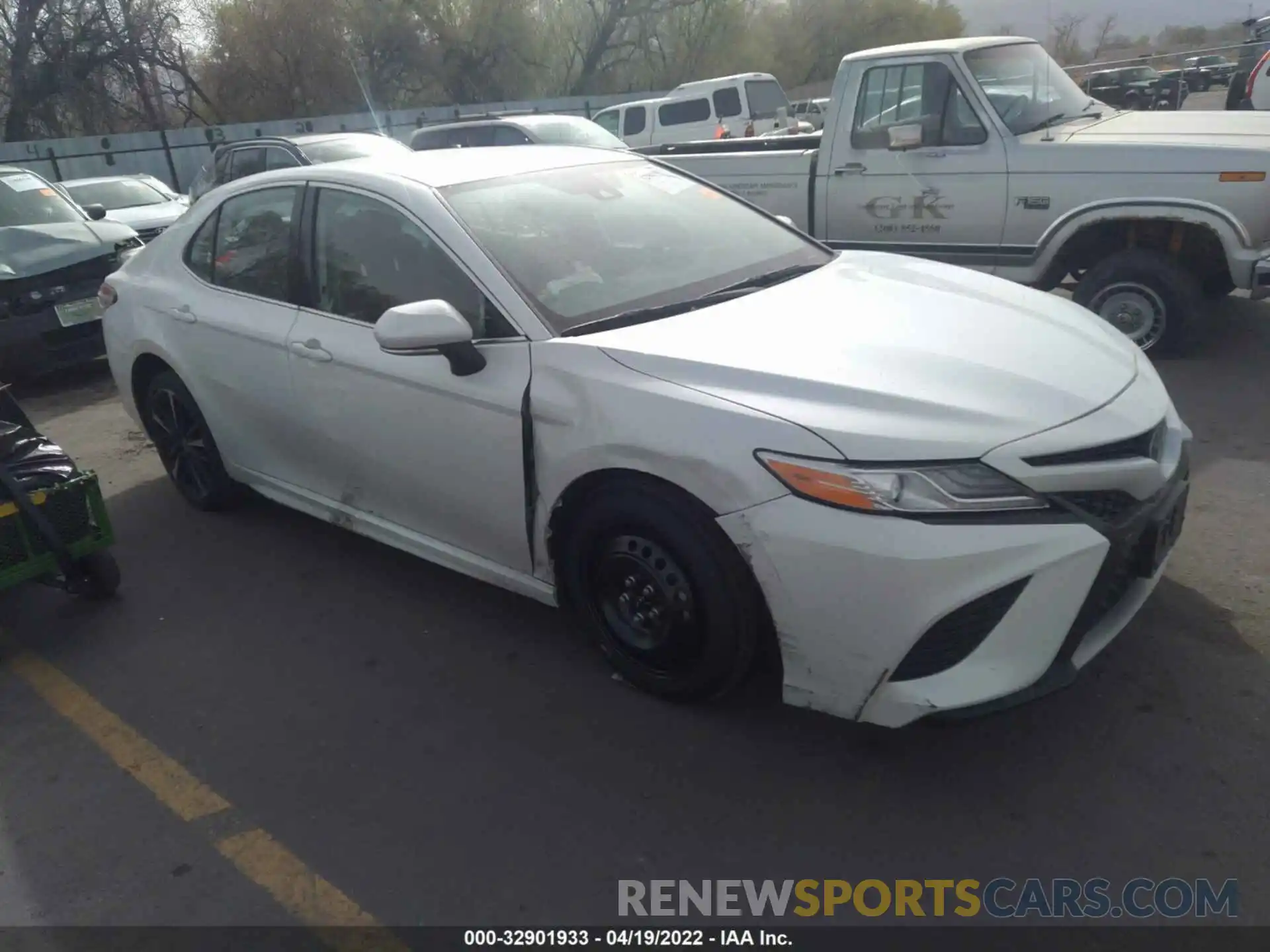 1 Photograph of a damaged car 4T1K61AK5LU312191 TOYOTA CAMRY 2020