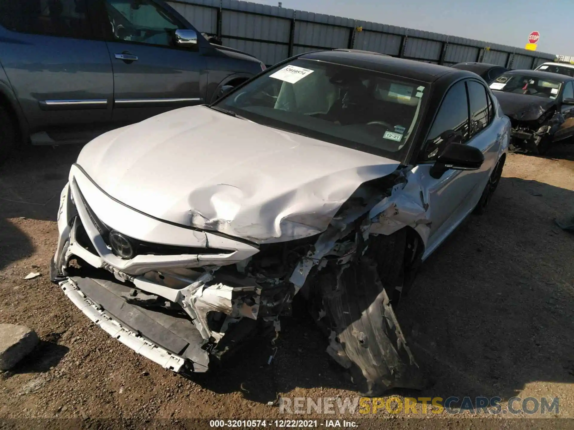 2 Photograph of a damaged car 4T1K61AK5LU330822 TOYOTA CAMRY 2020