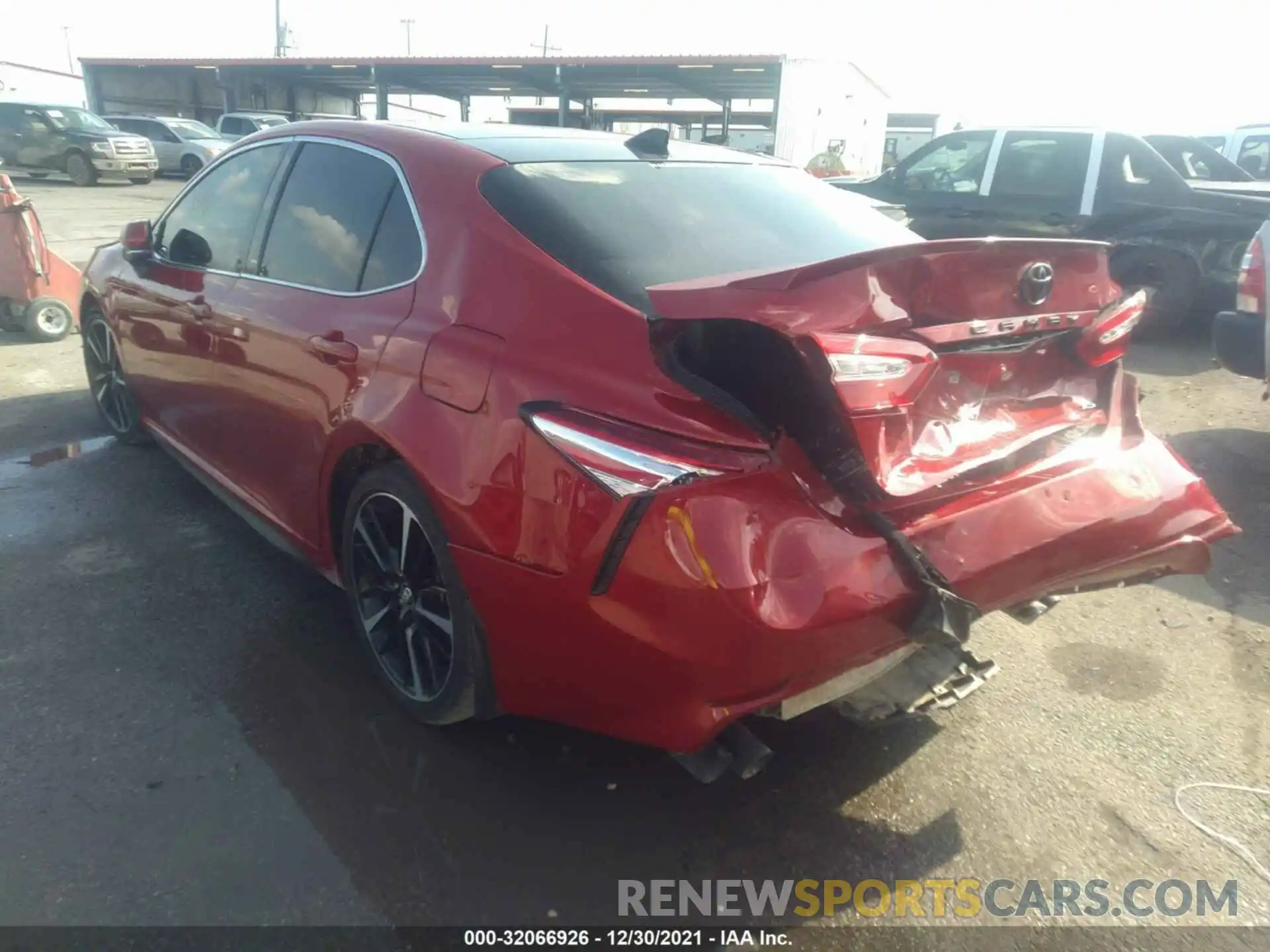 3 Photograph of a damaged car 4T1K61AK5LU336846 TOYOTA CAMRY 2020