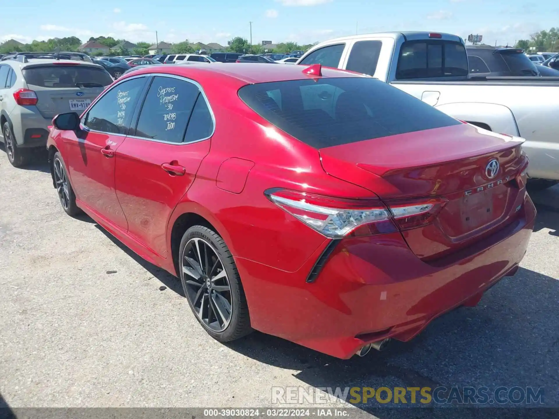 3 Photograph of a damaged car 4T1K61AK5LU338886 TOYOTA CAMRY 2020