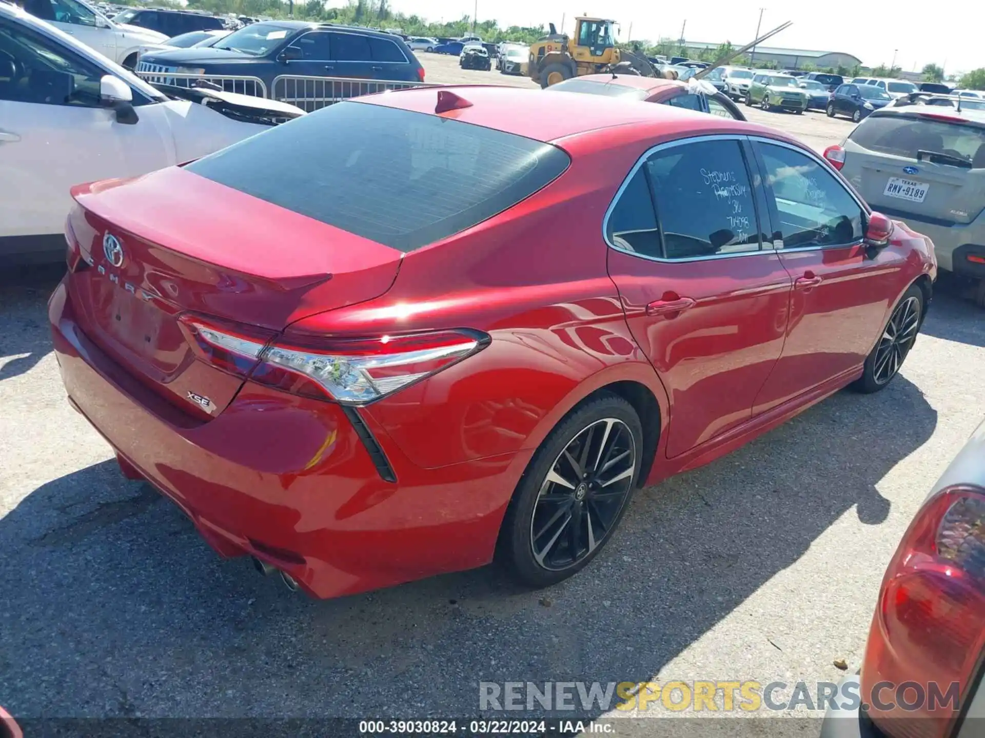 4 Photograph of a damaged car 4T1K61AK5LU338886 TOYOTA CAMRY 2020