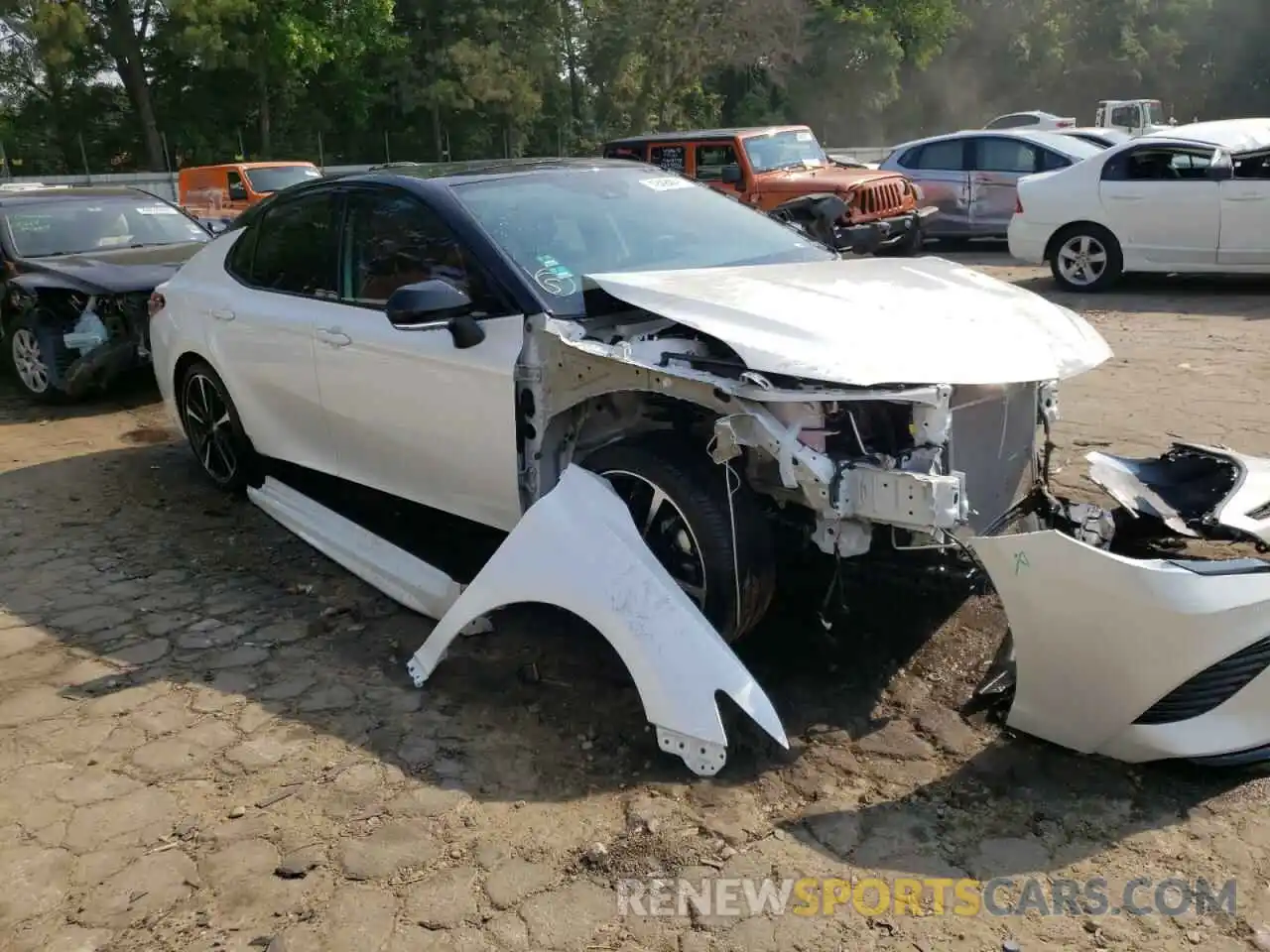 1 Photograph of a damaged car 4T1K61AK5LU350441 TOYOTA CAMRY 2020