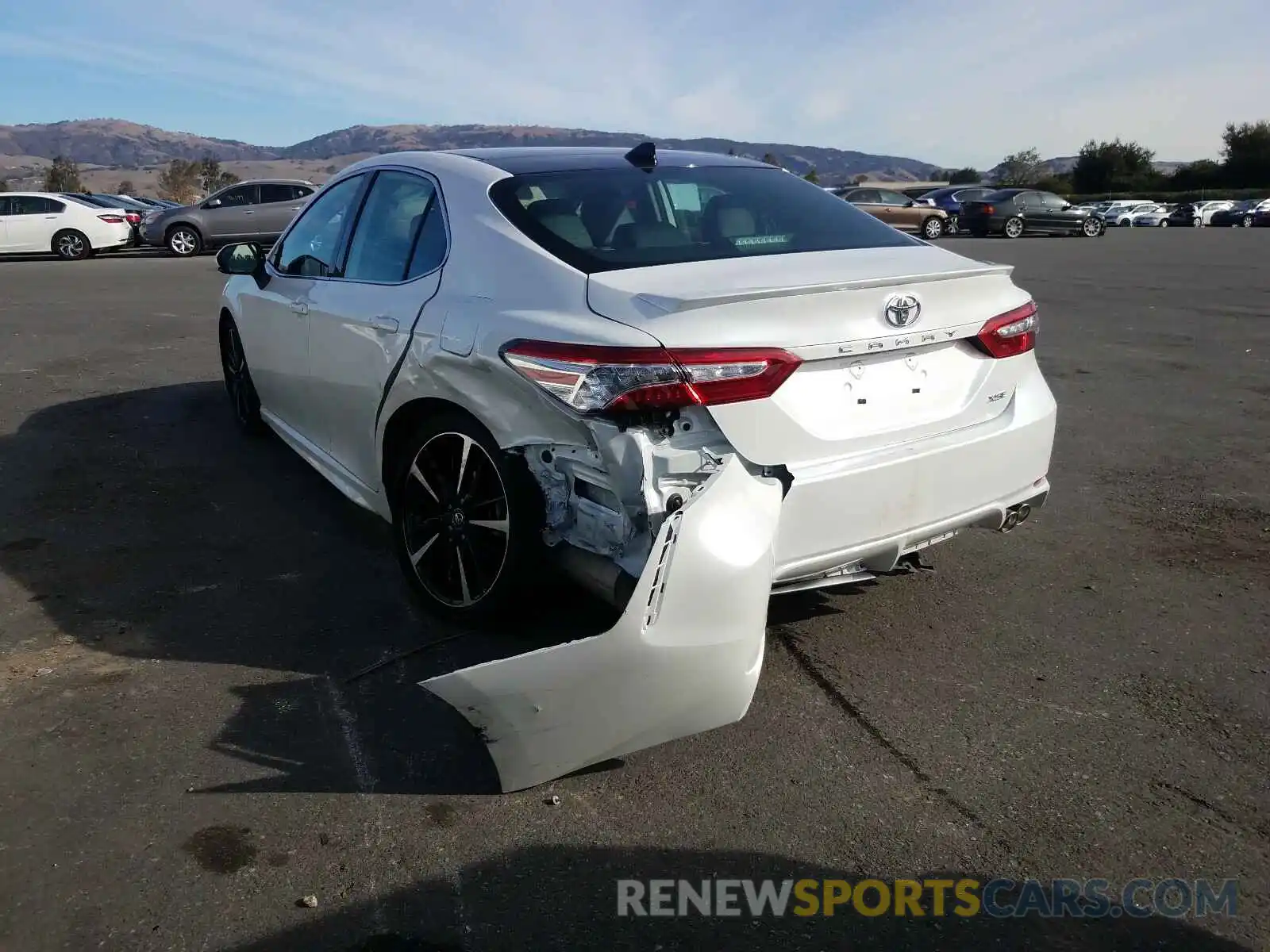 3 Photograph of a damaged car 4T1K61AK5LU351086 TOYOTA CAMRY 2020