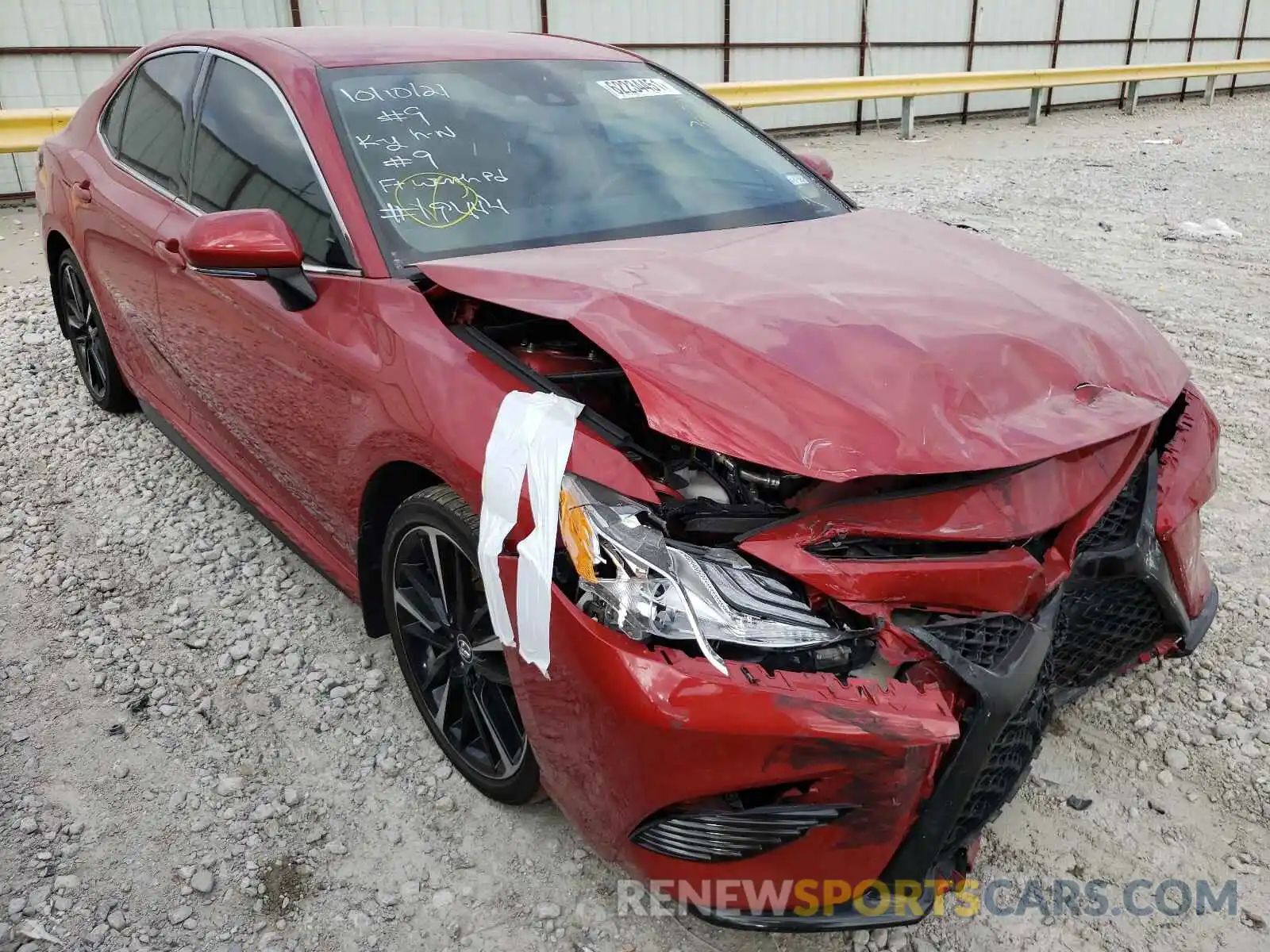 1 Photograph of a damaged car 4T1K61AK5LU354456 TOYOTA CAMRY 2020