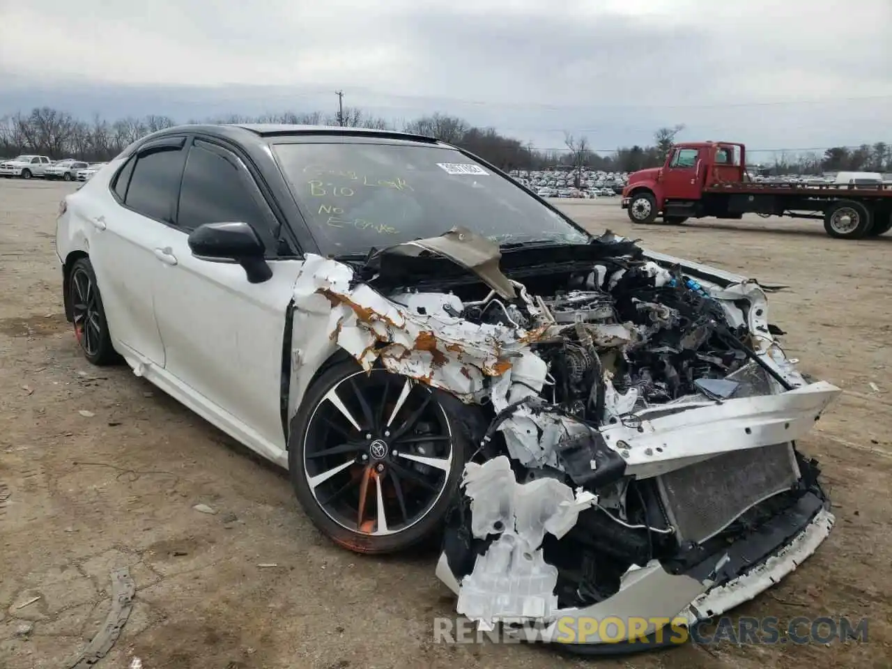 1 Photograph of a damaged car 4T1K61AK5LU356014 TOYOTA CAMRY 2020