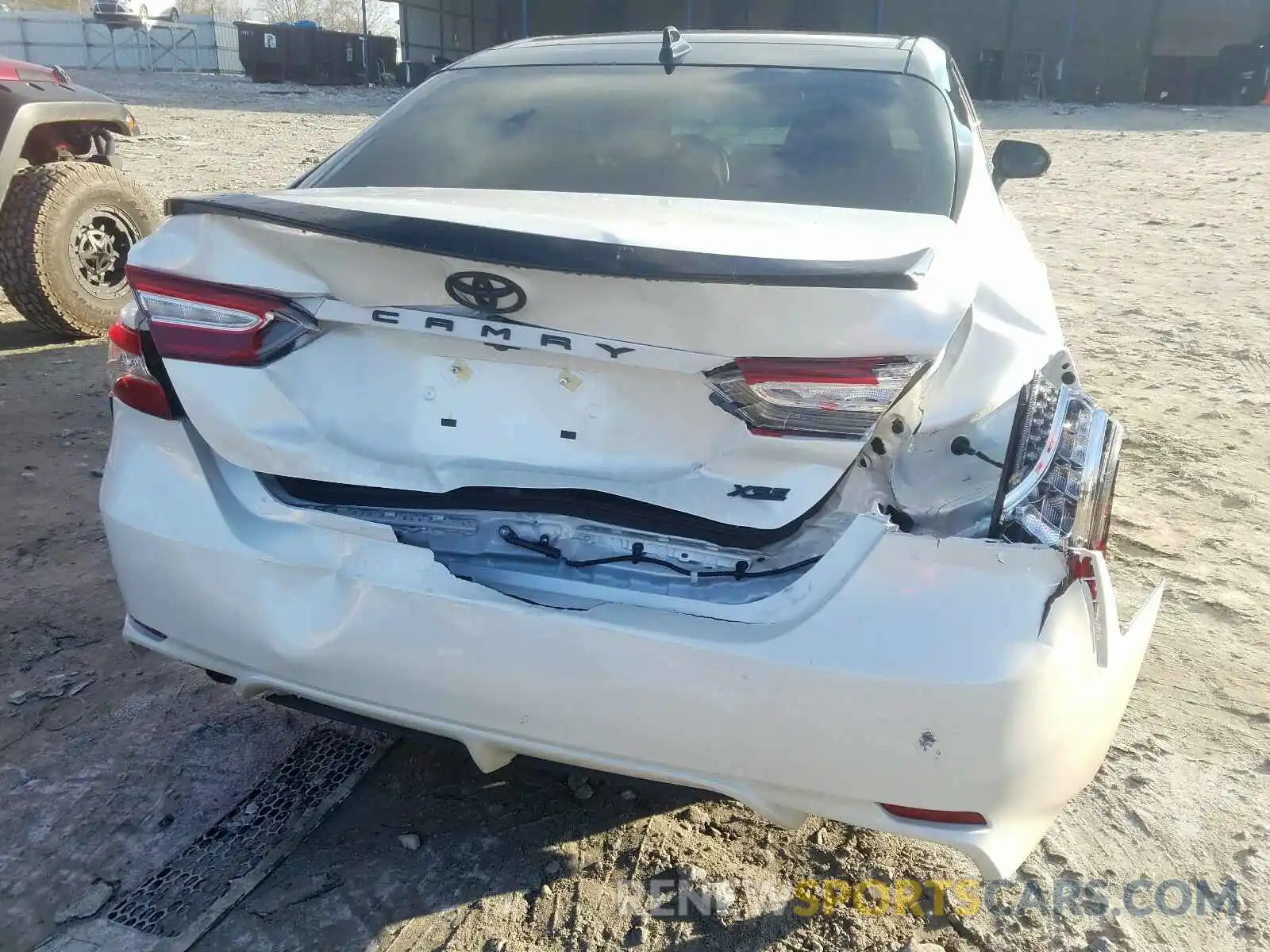 9 Photograph of a damaged car 4T1K61AK5LU365618 TOYOTA CAMRY 2020