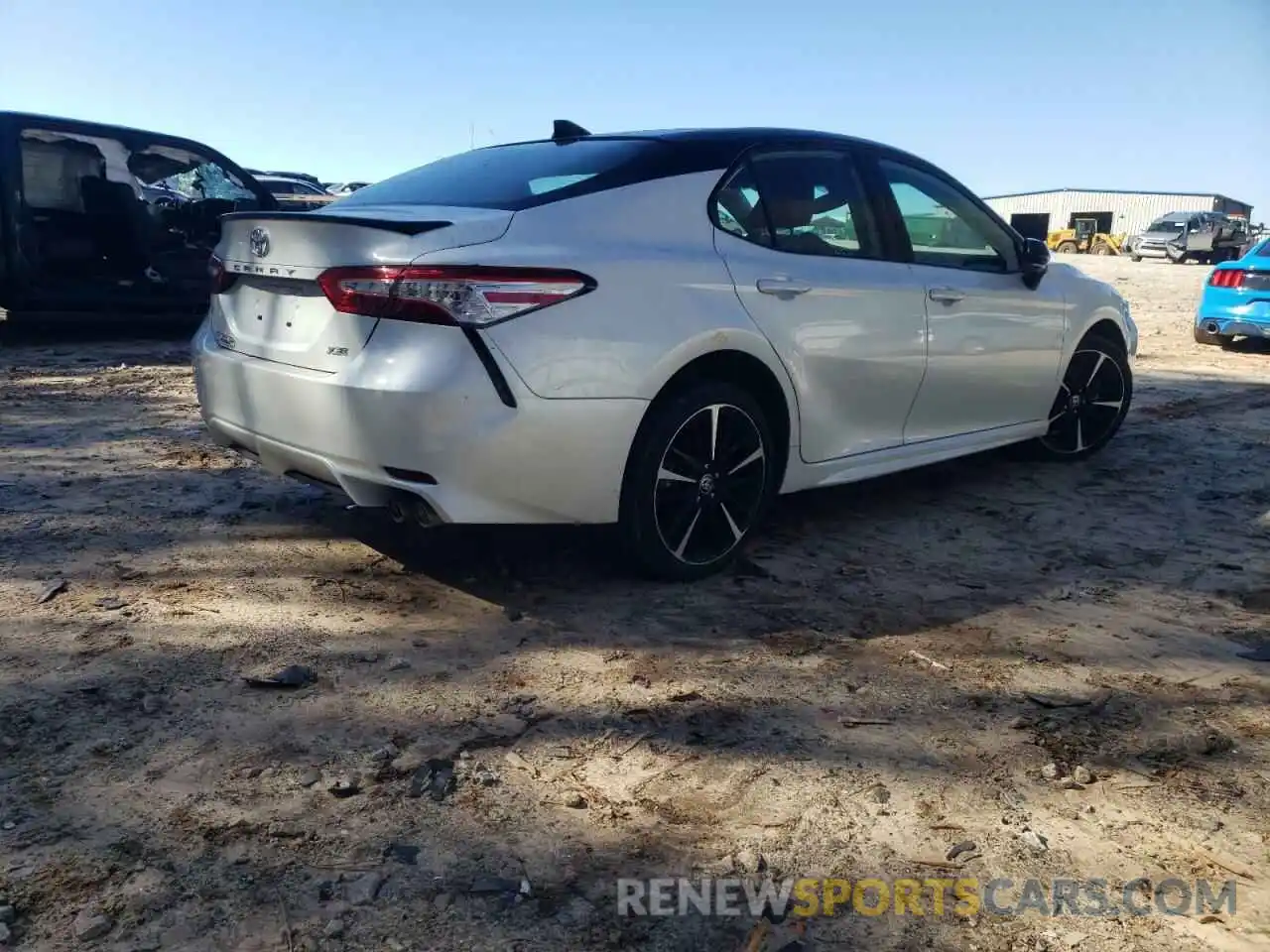 4 Photograph of a damaged car 4T1K61AK5LU371063 TOYOTA CAMRY 2020